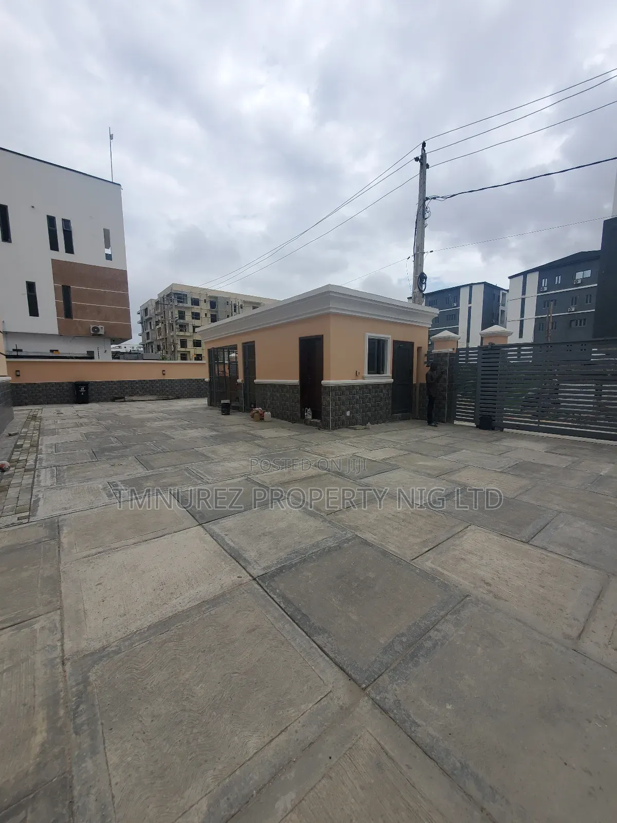 3bdrm Apartment in Lekki Phase1 for rent in Lekki