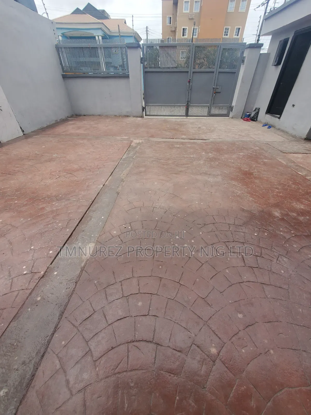 5bdrm Duplex in Ikate for sale in Ikate