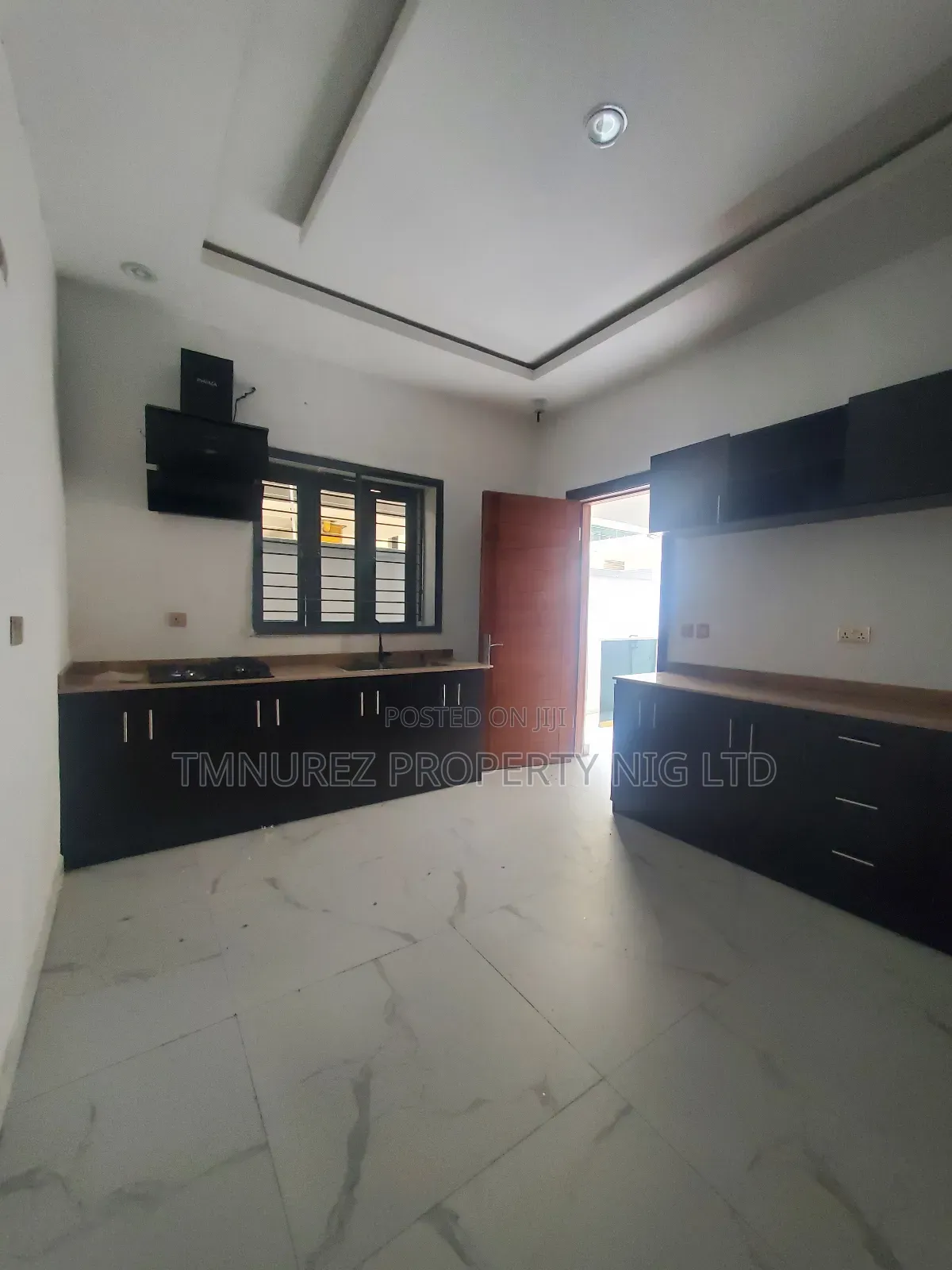 5bdrm Duplex in Ikate for sale in Ikate
