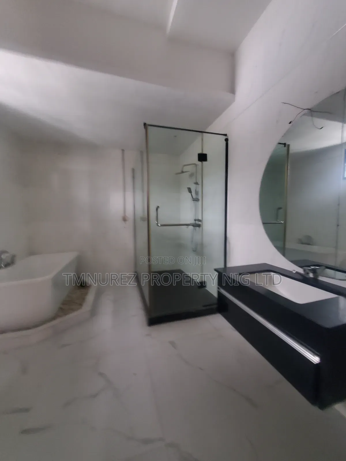 5bdrm Duplex in Ikate for sale in Ikate