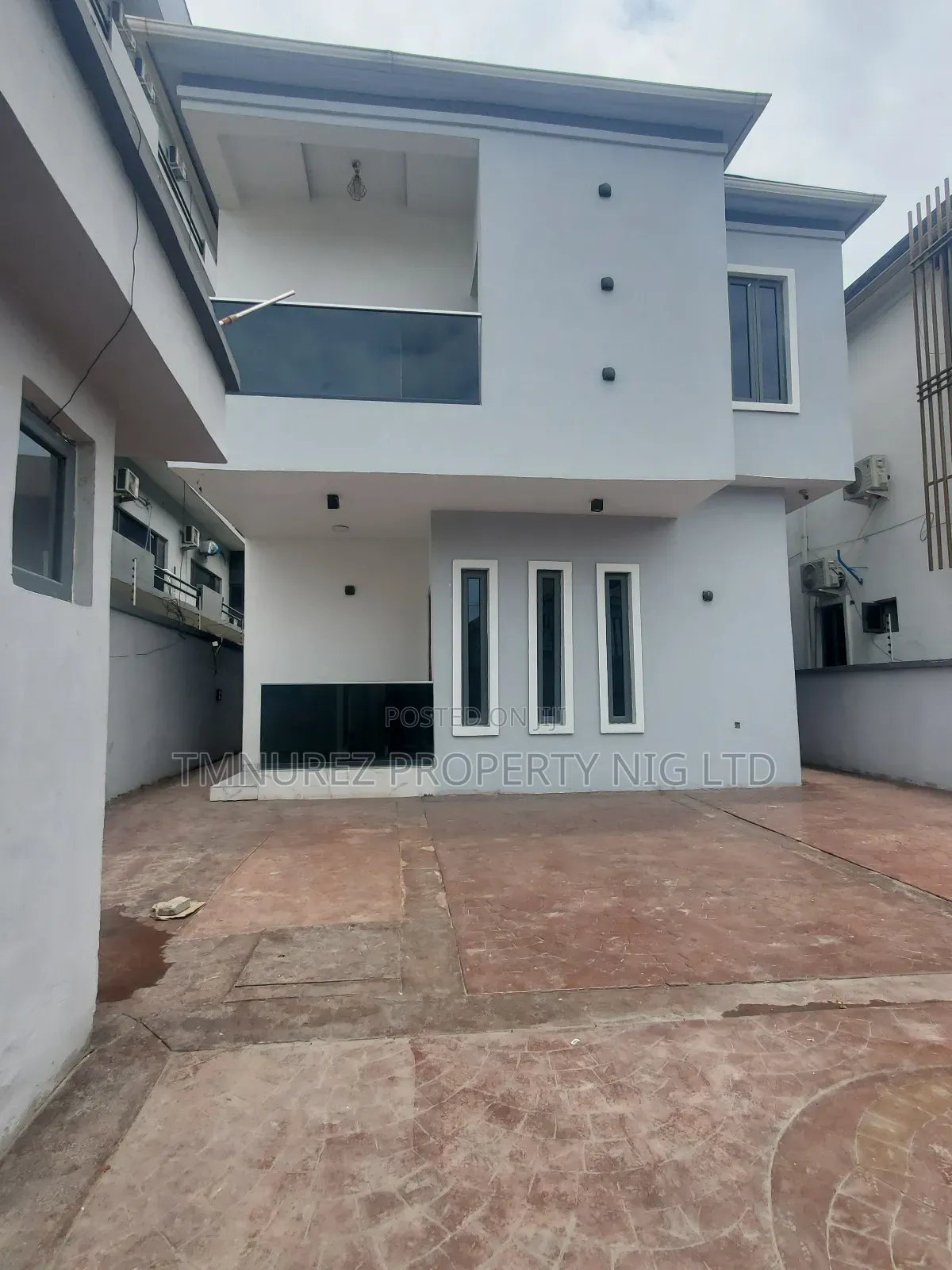 5bdrm Duplex in Ikate for sale in Ikate
