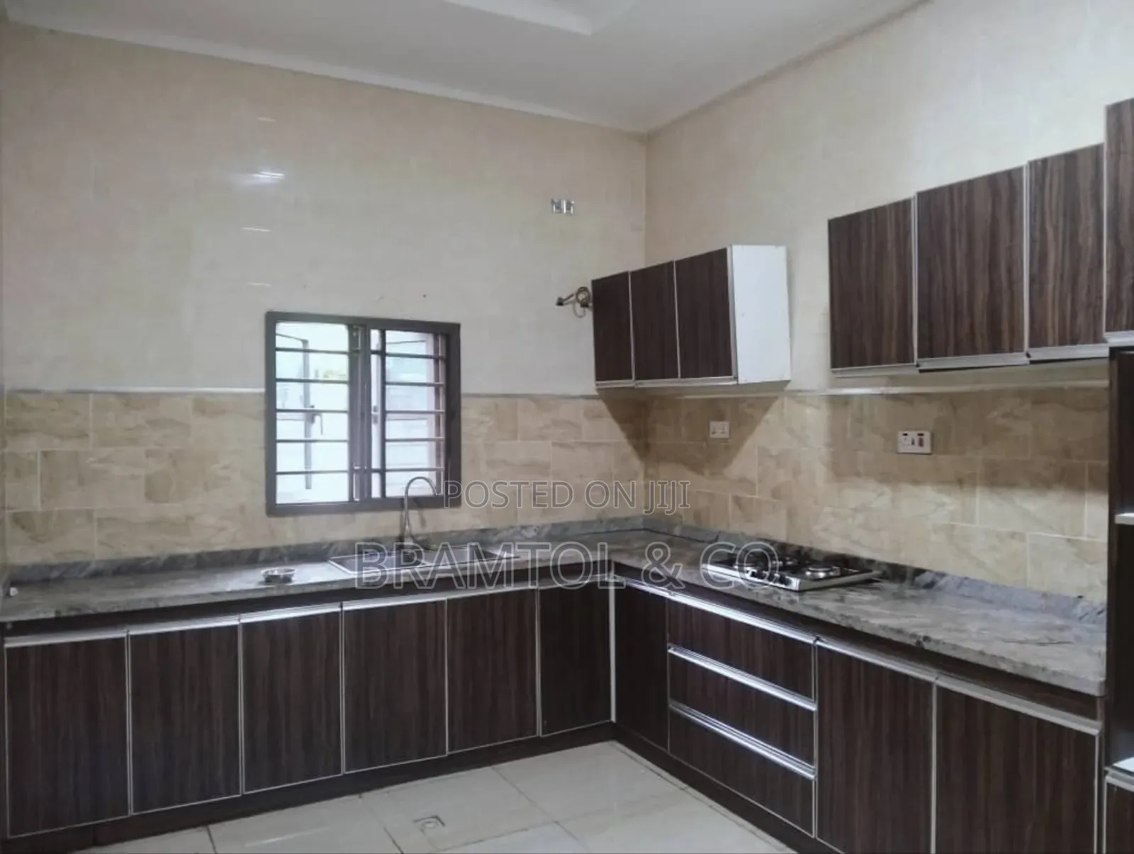 2bdrm Townhouse / Terrace in Apo District for rent in Apo District