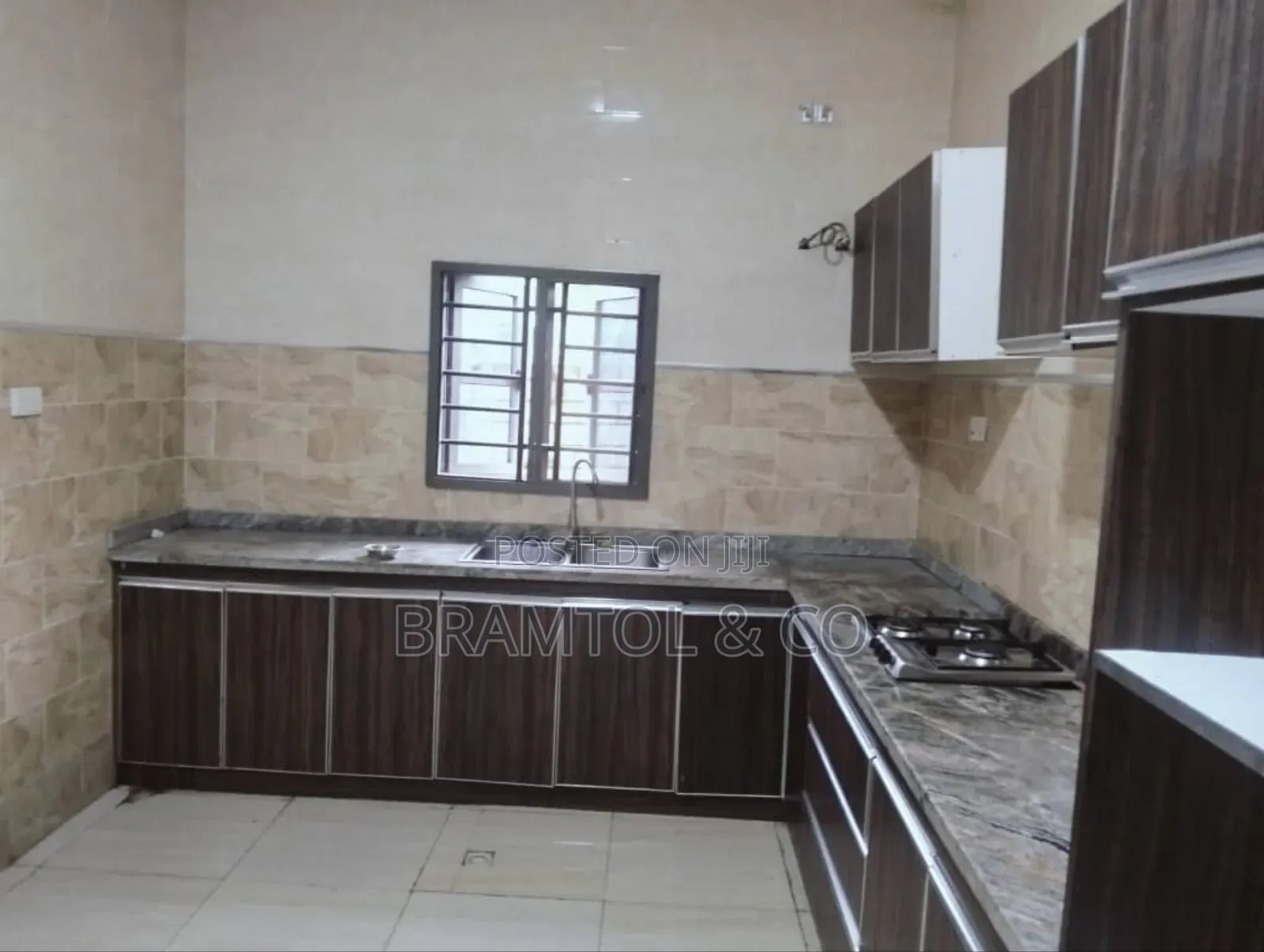 2bdrm Townhouse / Terrace in Apo District for rent in Apo District