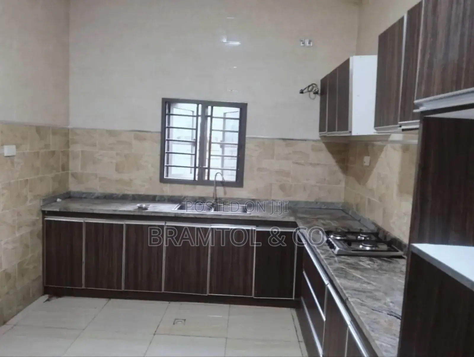 2bdrm Townhouse / Terrace in Apo District for rent in Apo District