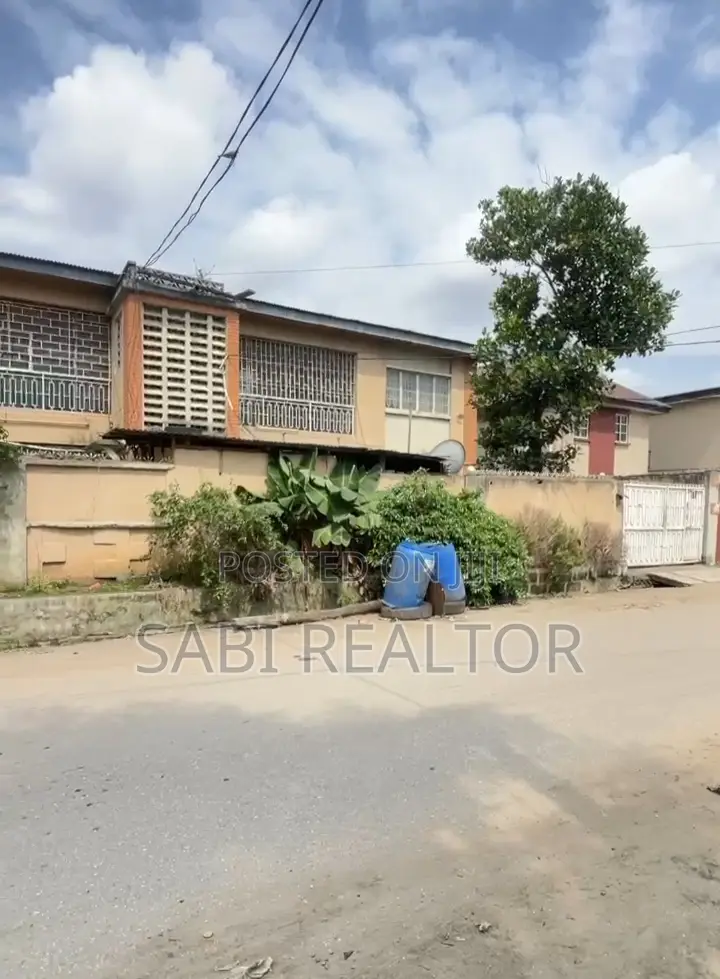 952sqm Mixed-Used Land With 4 Units of 3 Bedroom at Ilupeju for Sale in Maryland