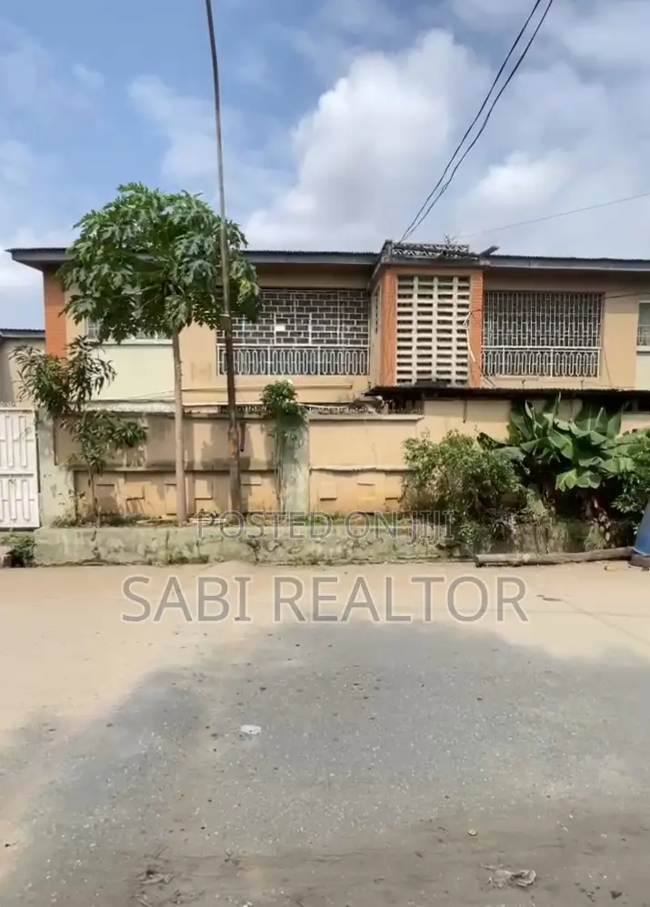 952sqm Mixed-Used Land With 4 Units of 3 Bedroom at Ilupeju for Sale in Maryland