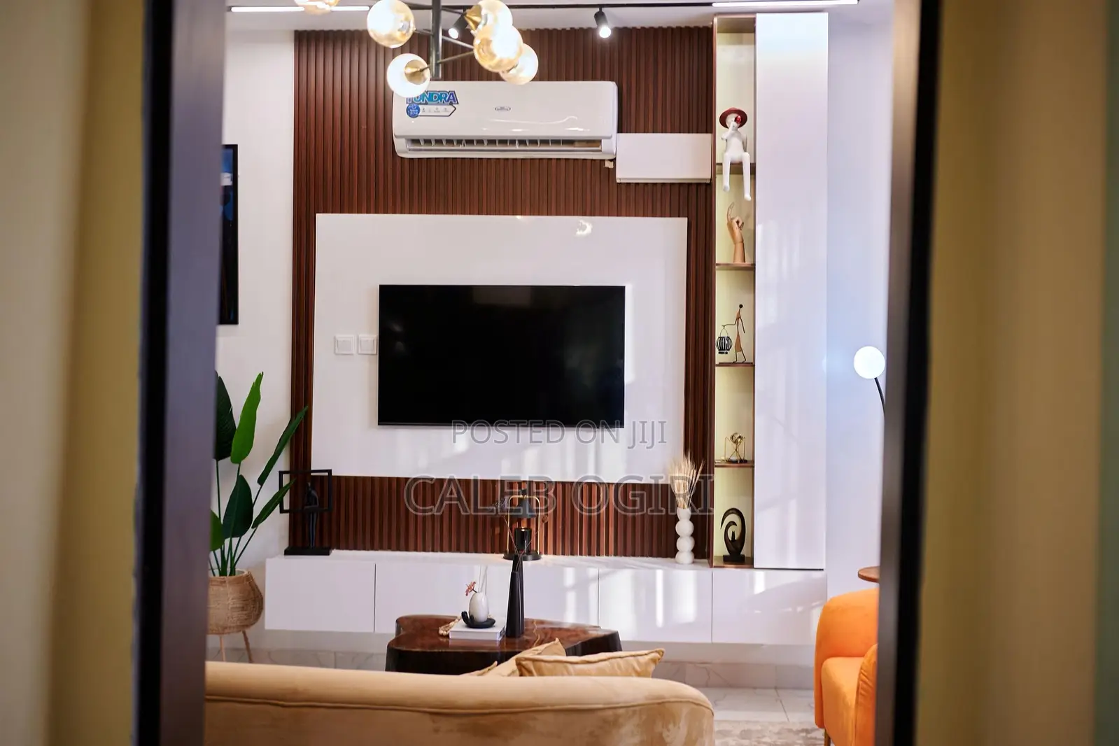 Smart Shortlet Stay at Yaba in Adekunle