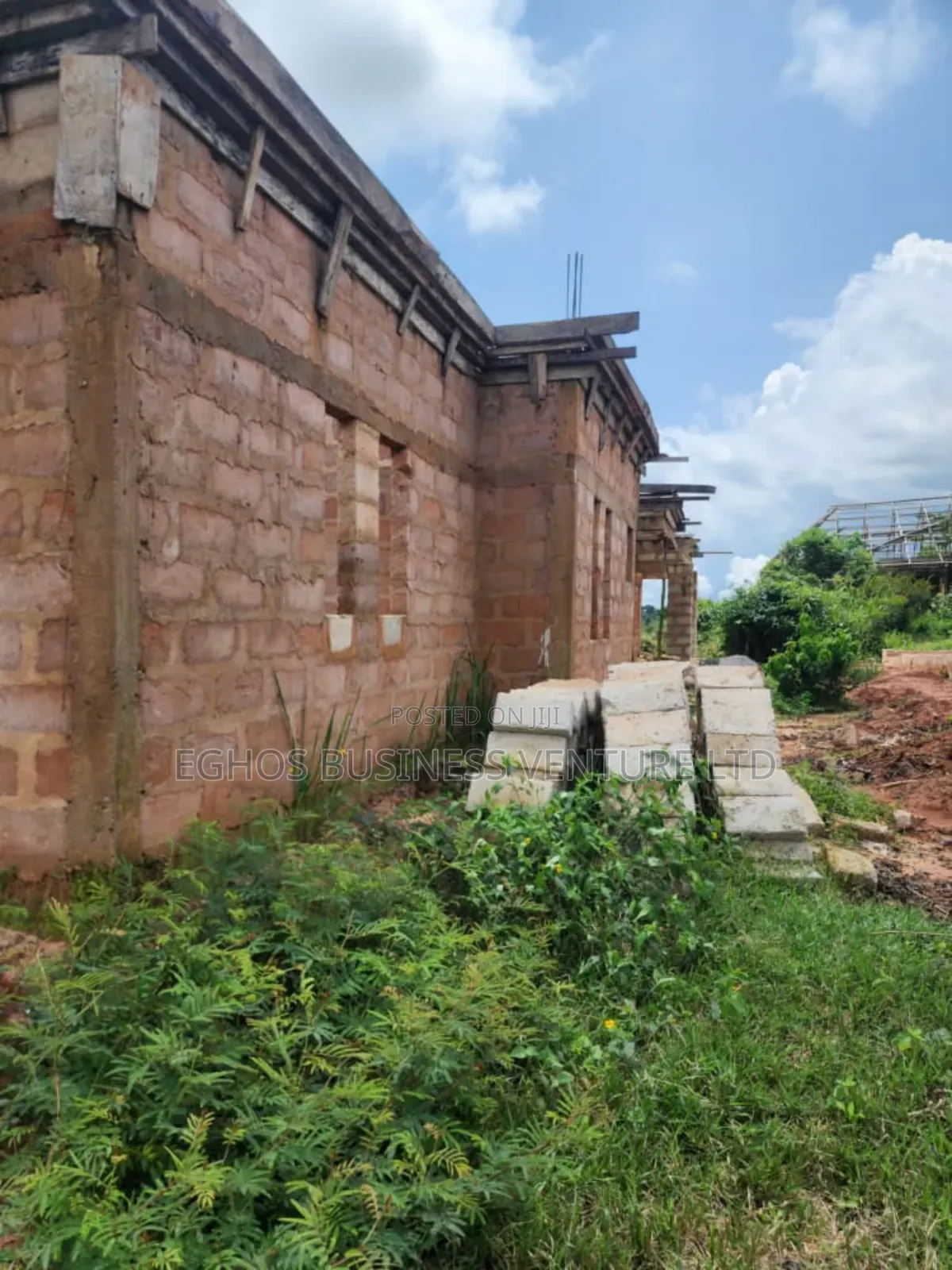 3bdrm Block of Flats in Iguodia Ekiadolor, Benin City for Sale in Benin City