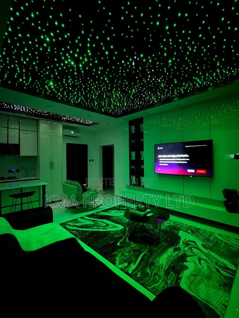 Luxurious 2 Bedroom Apartment With Ps5 and Bathtub in Chevron