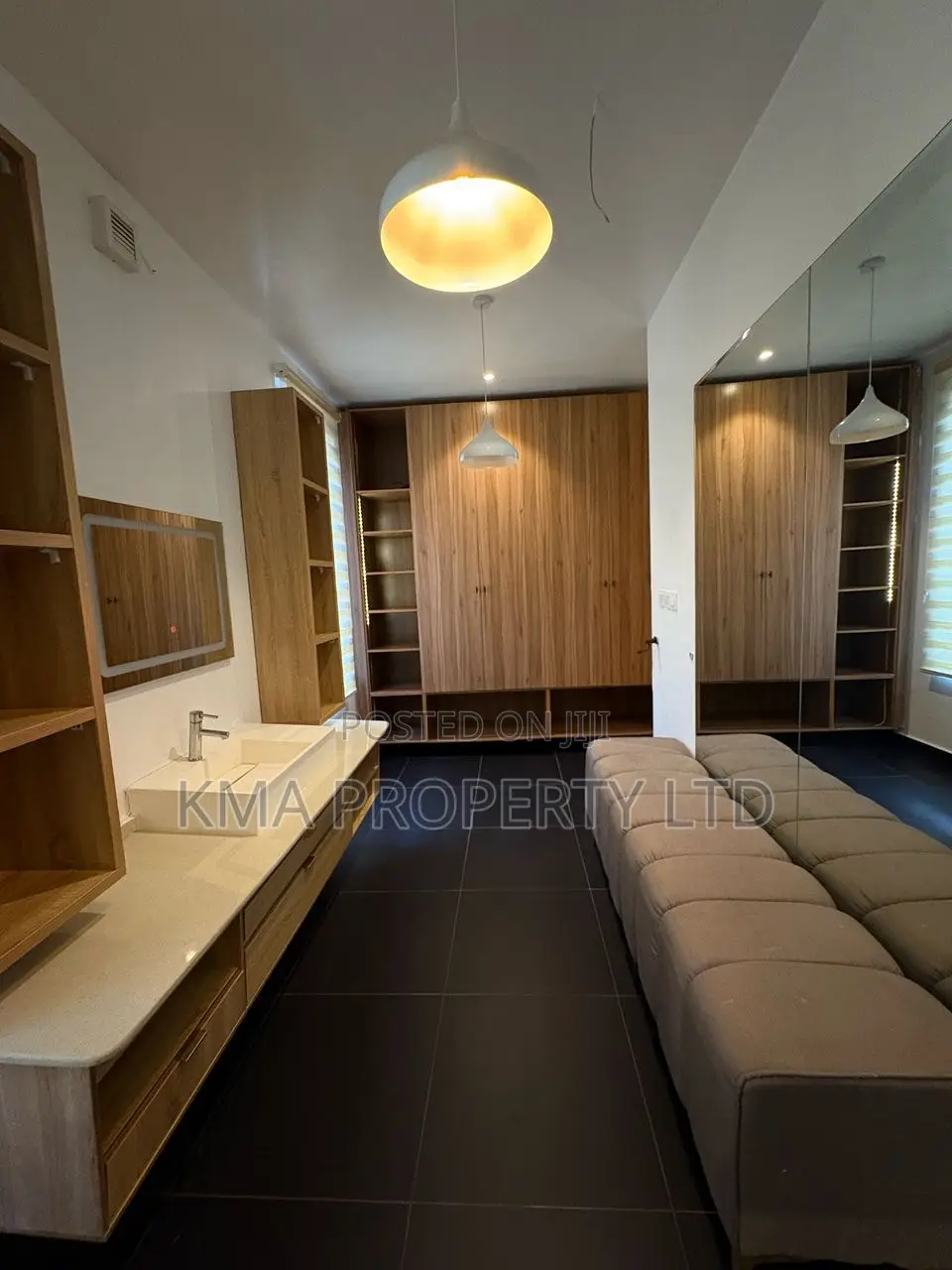 Luxurious 2 Bedroom Loft With Ps5 and Jenga Games in Ikate