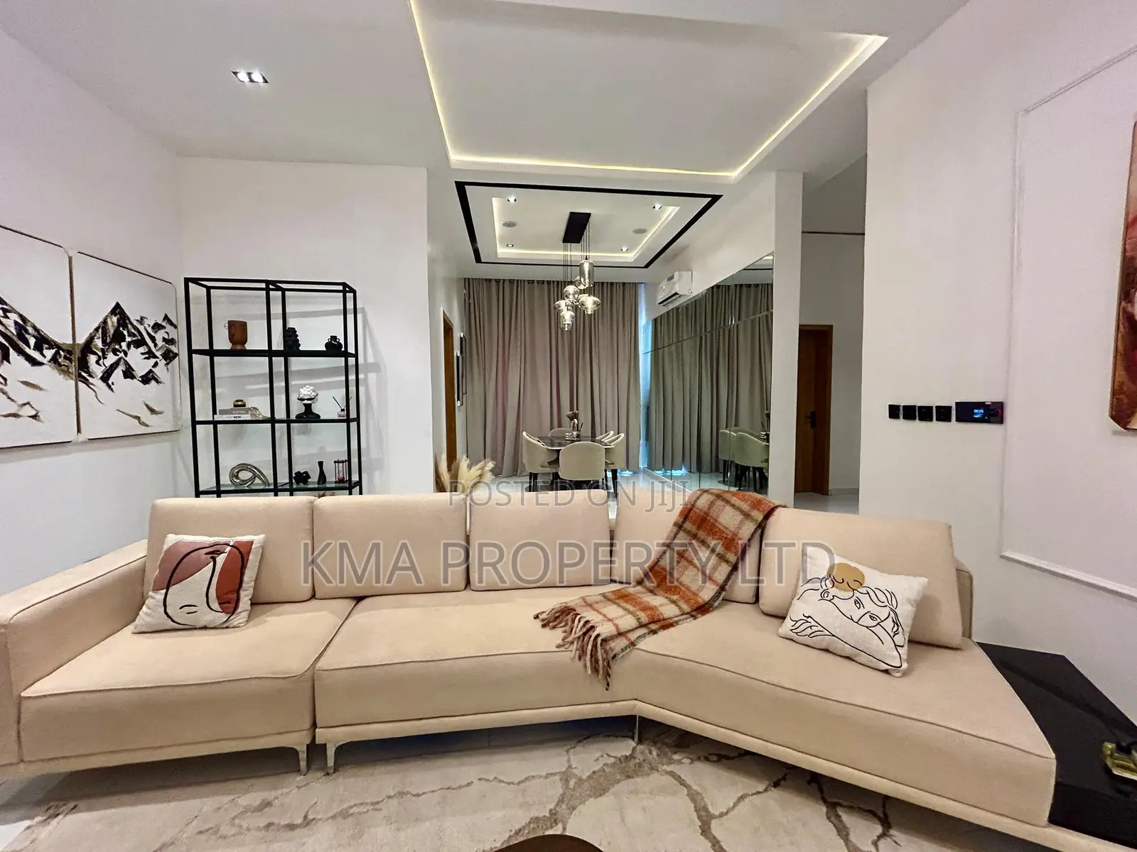 Luxurious 2/3 Bedrooms Apartment With Ps5 Pool Private Balcony in Ikate