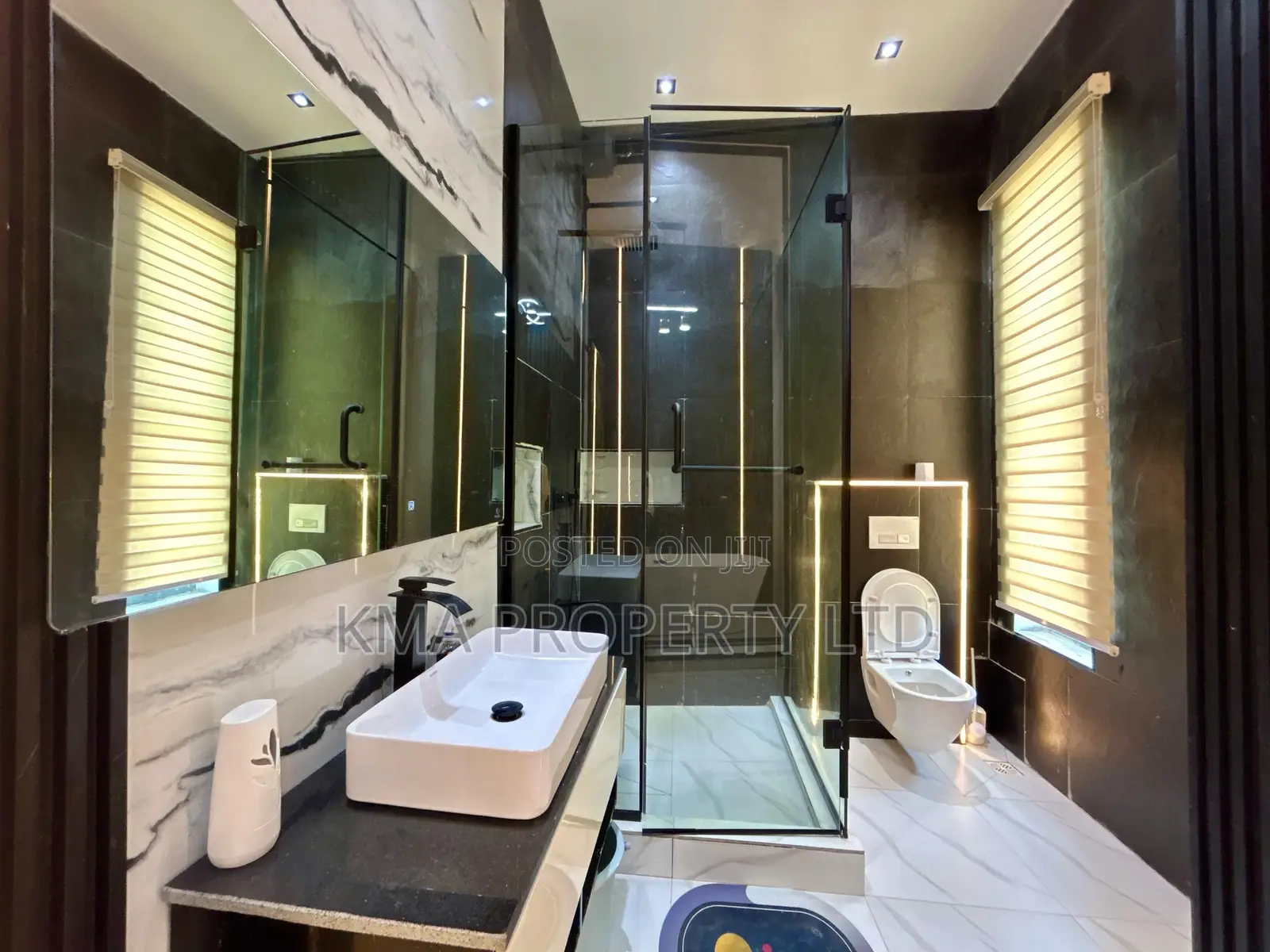 Luxurious 2/3 Bedrooms Apartment With Ps5 Pool Private Balcony in Ikate