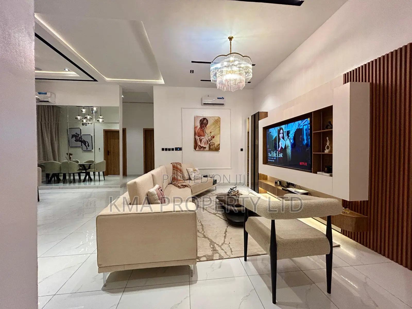 Luxurious 2/3 Bedrooms Apartment With Ps5 Pool Private Balcony in Ikate