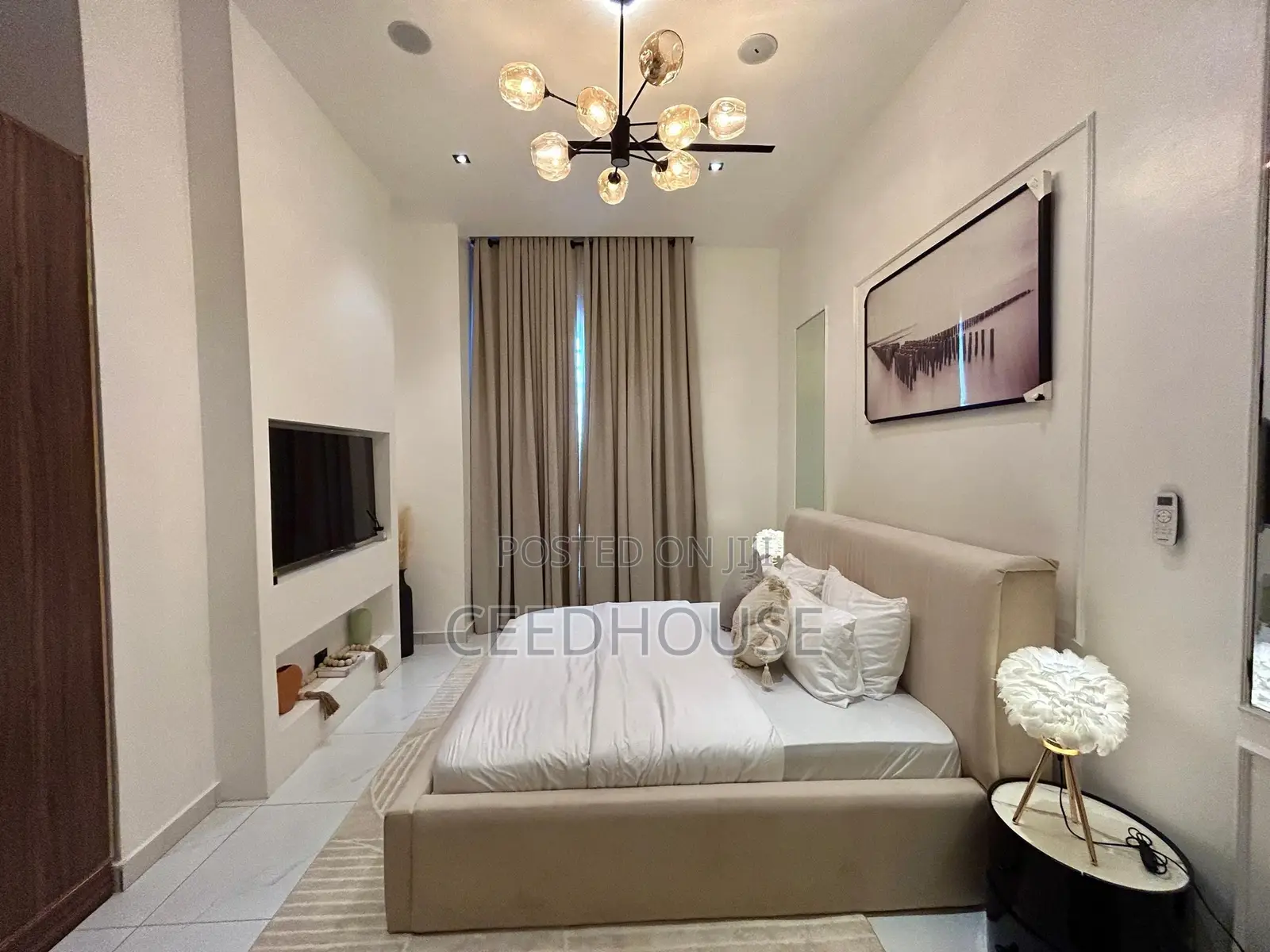 Luxurious 2/3 Bedrooms Apartment With Ps5 Pool Private Balcony in Ikate