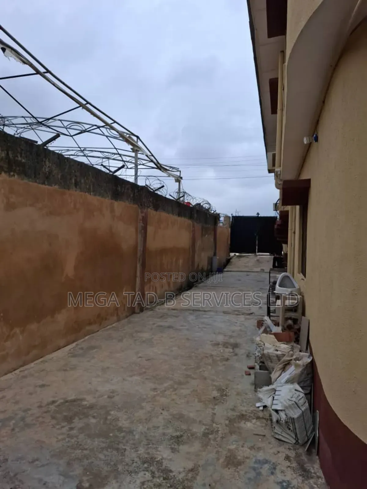 Hotel for Sale in Ojodu