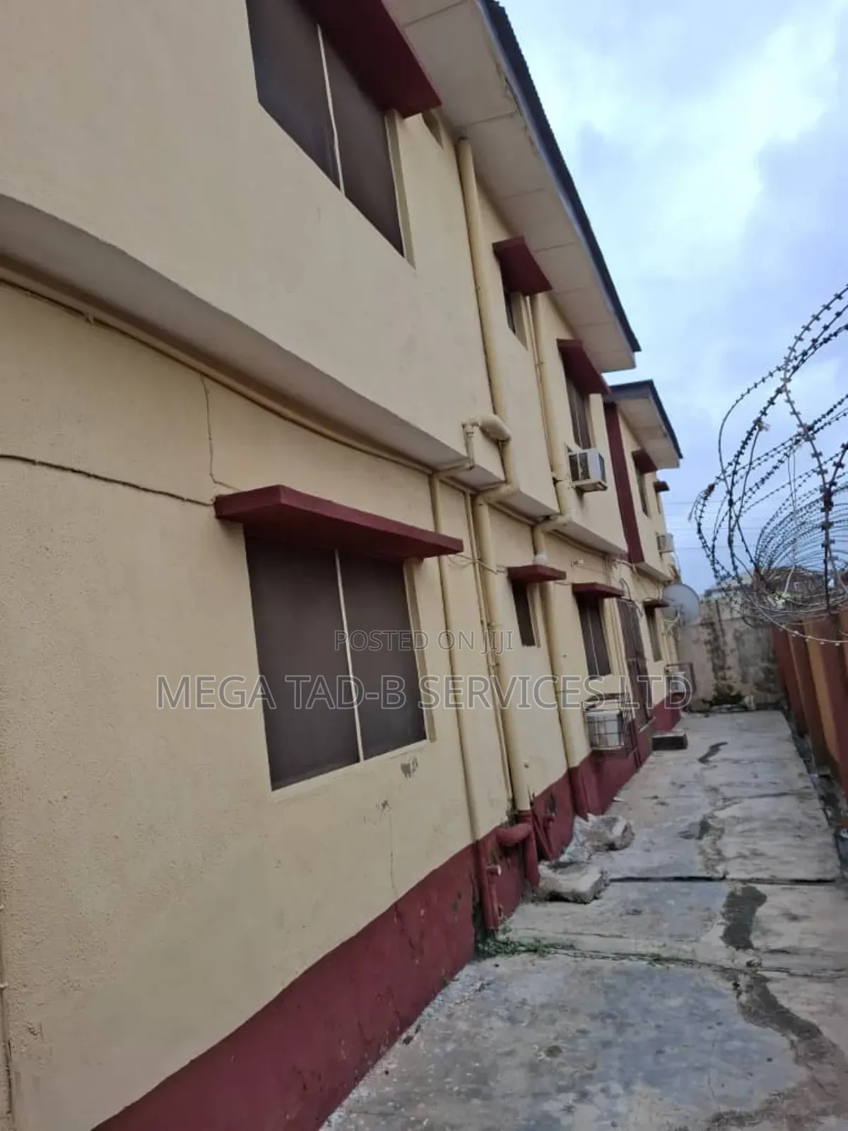 Hotel for Sale in Ojodu