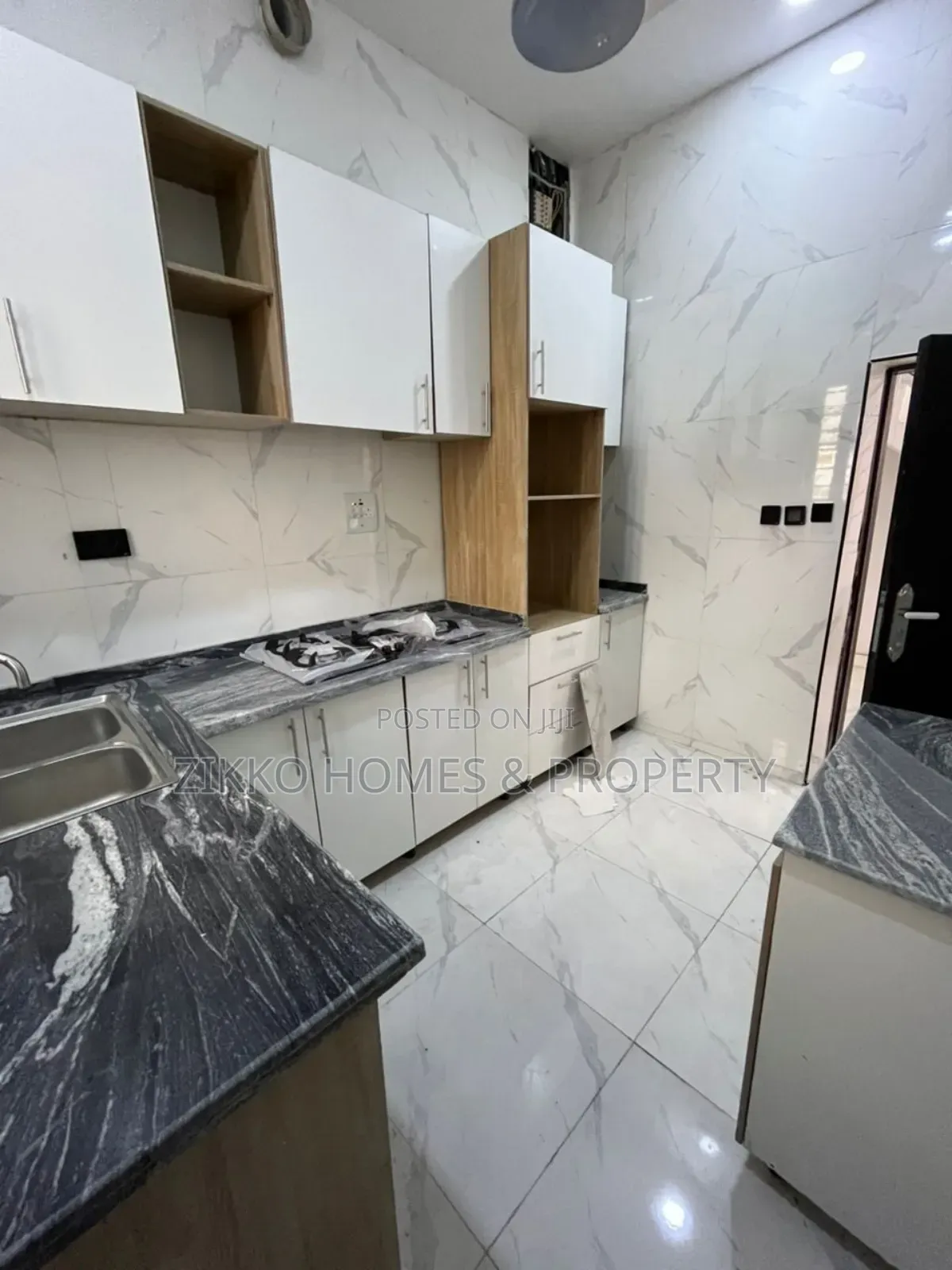 3bdrm Townhouse/Terrace in Abraham Adensaya, Lekki for sale in Lekki