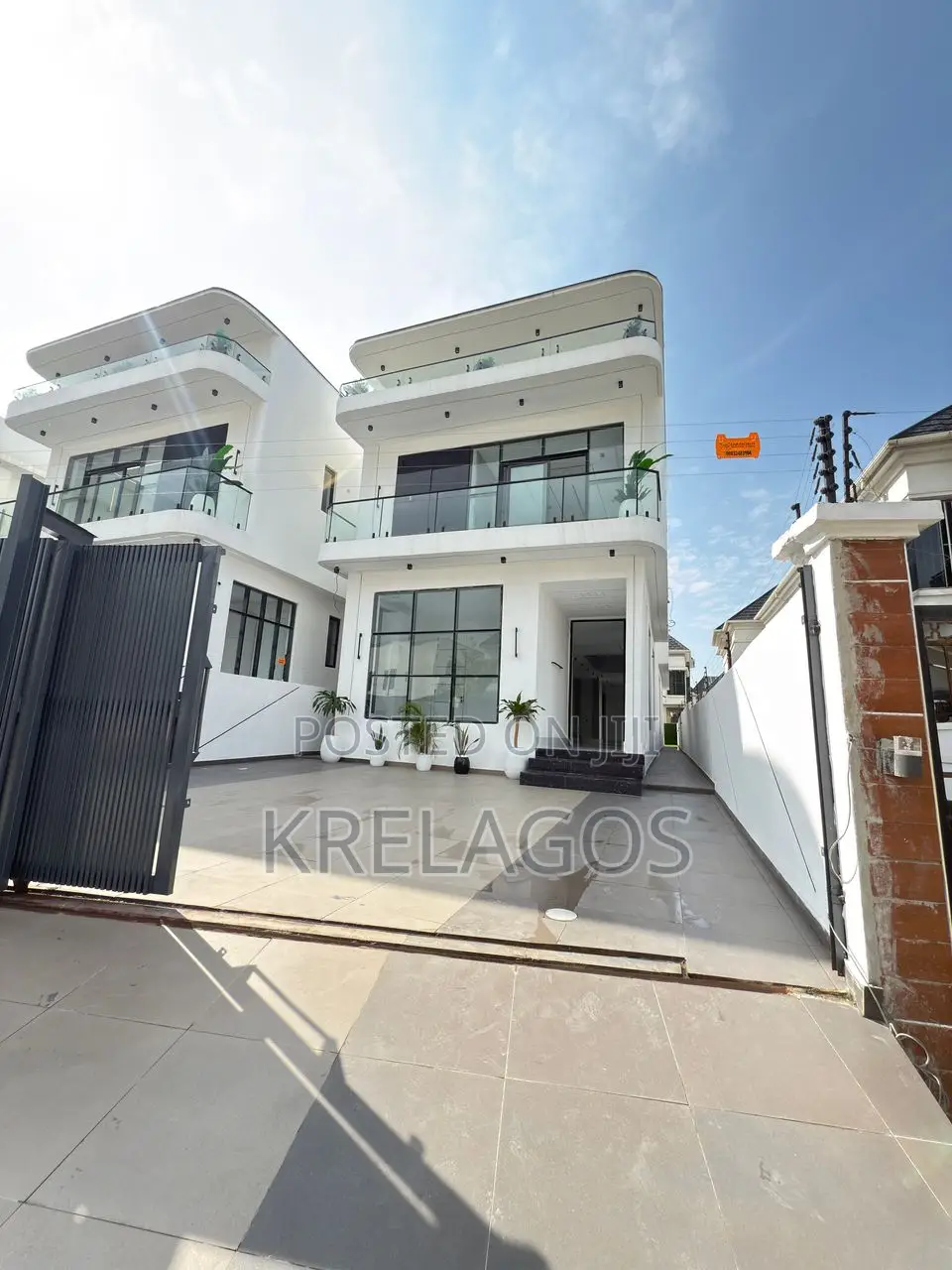 5bdrm Duplex in Oral Estate, Chevron for sale in Chevron