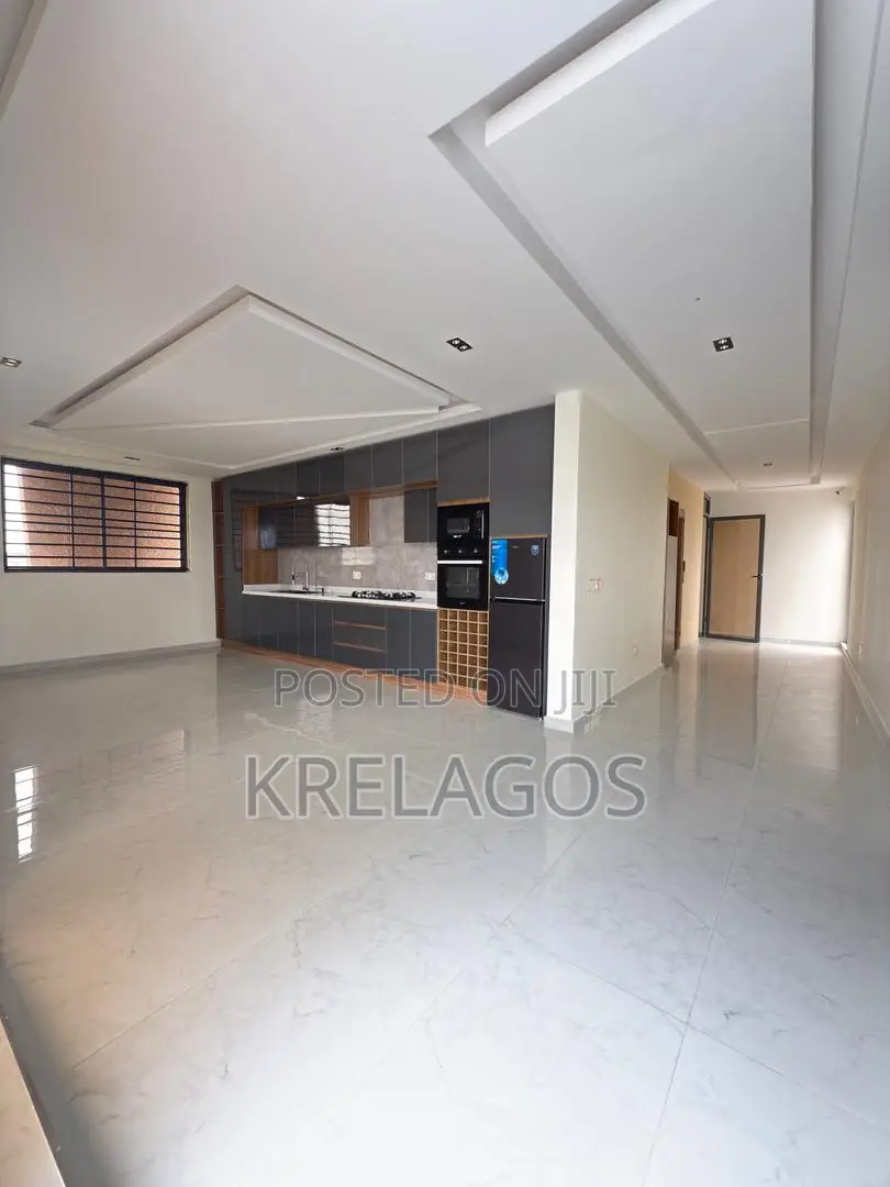 5bdrm Duplex in Royal Garden Estate, Off Lekki-Epe Expressway for sale in Off Lekki-Epe Expressway