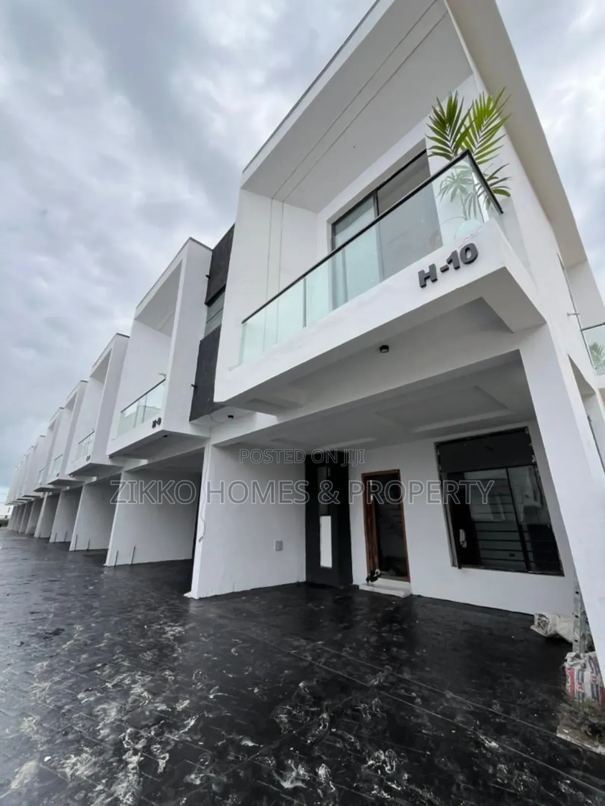 Furnished 4bdrm Duplex in Ikota, Lekki for sale in Lekki