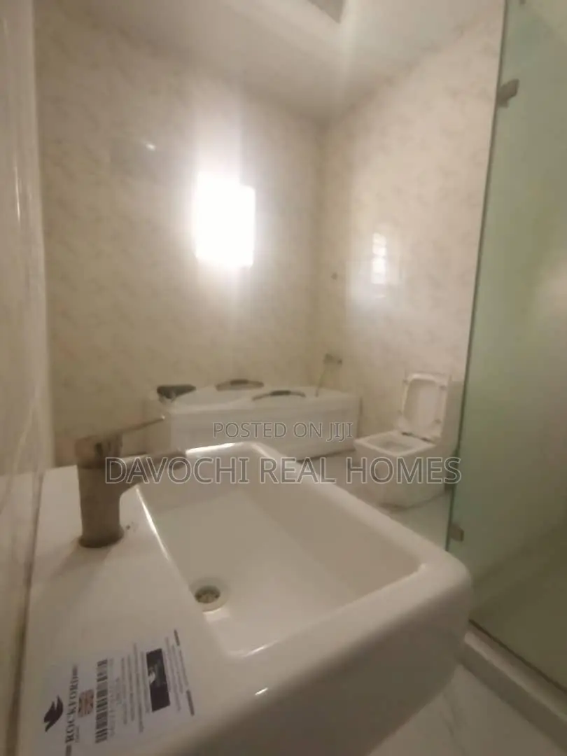 4bdrm Duplex in Orchid Road, Lekki Phase 2 for rent in Lekki Phase 2