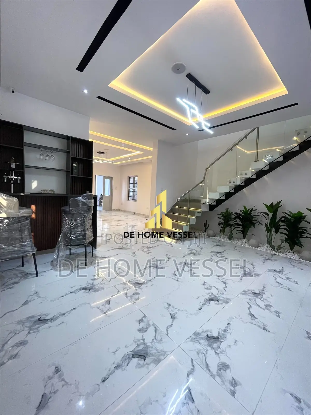 5bdrm Duplex in Chevron for sale in Chevron