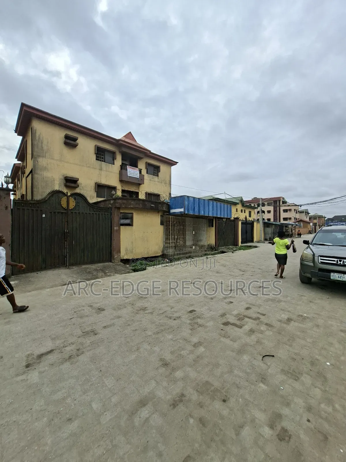 3bdrm Block of Flats in Ago Palace for sale in Ago Palace