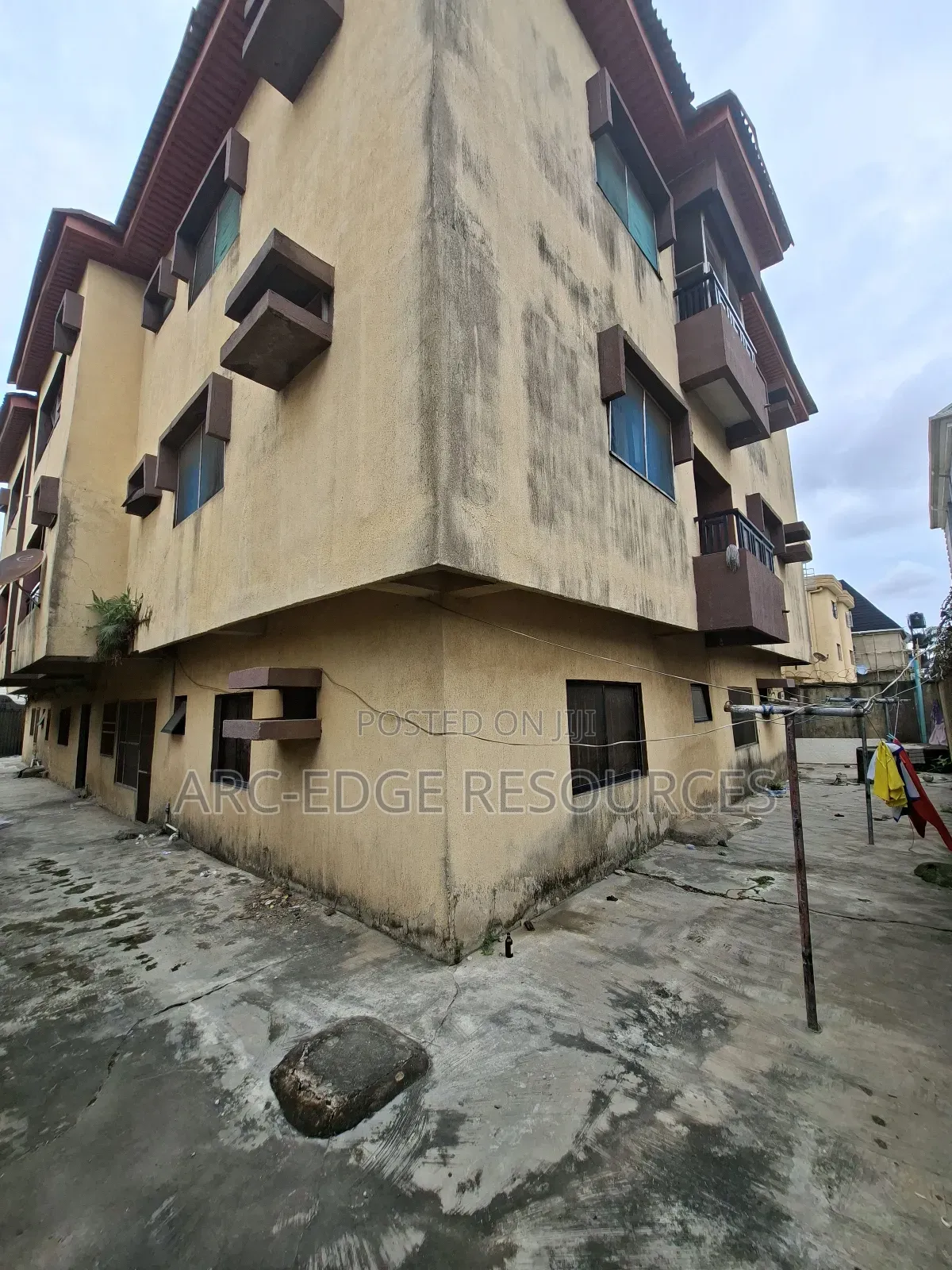 3bdrm Block of Flats in Ago Palace for sale in Ago Palace