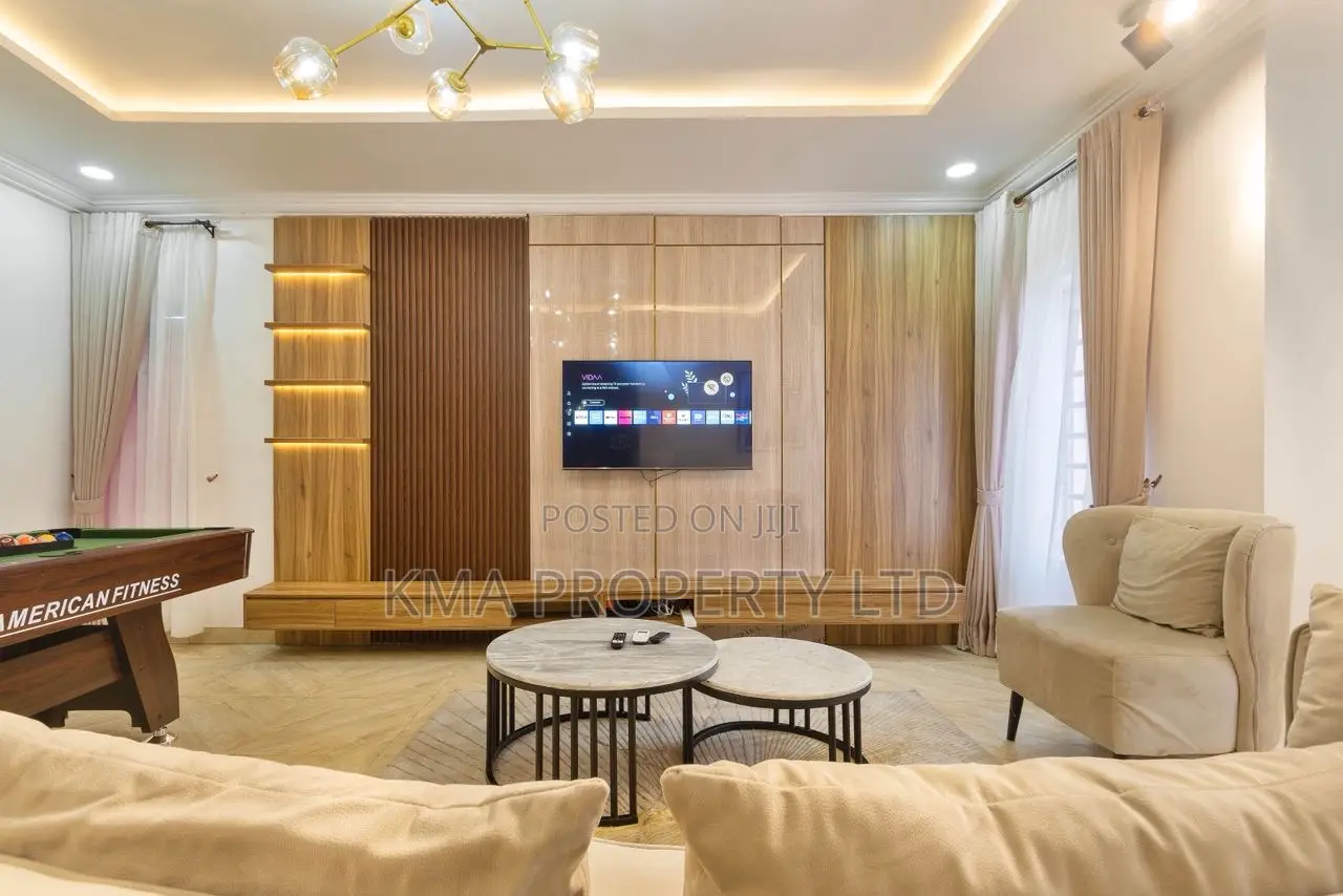 Luxurious 1 Bedroom Apartment With Snooker and Ps5 in Ikate