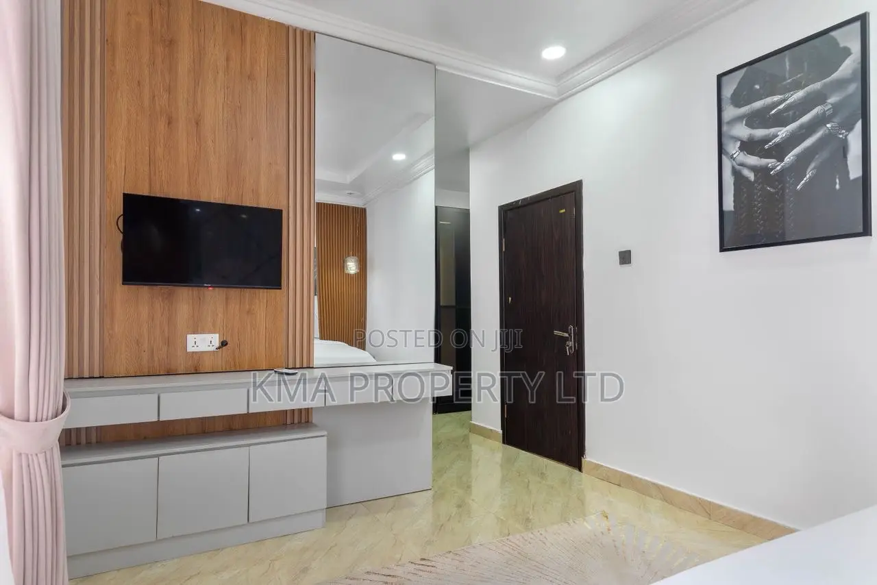 Luxurious 1 Bedroom Apartment With Snooker and Ps5 in Ikate