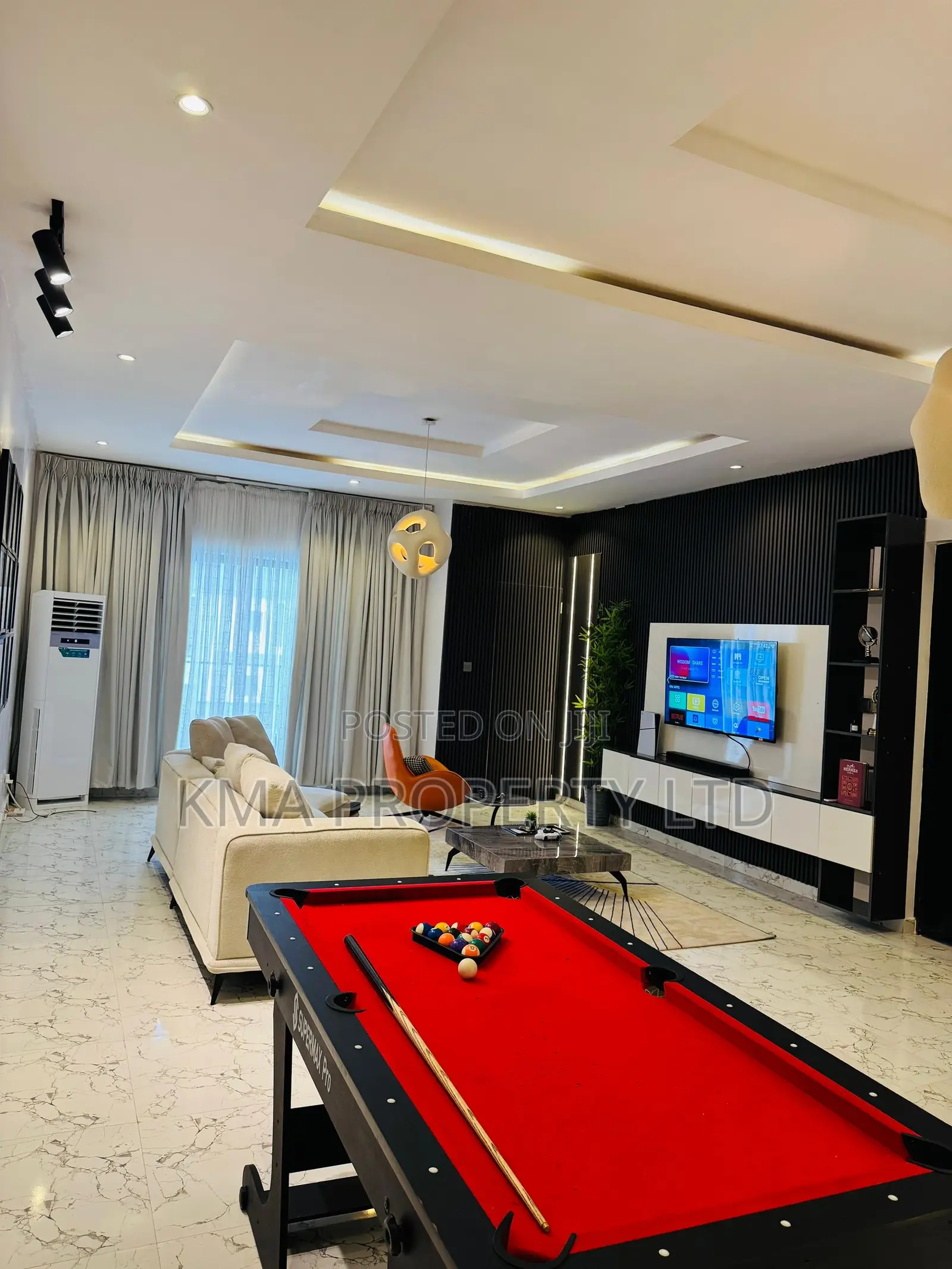 Modern and Stunning 3 Bedrooms Apartment With Snooker and Ps5 in Ikate