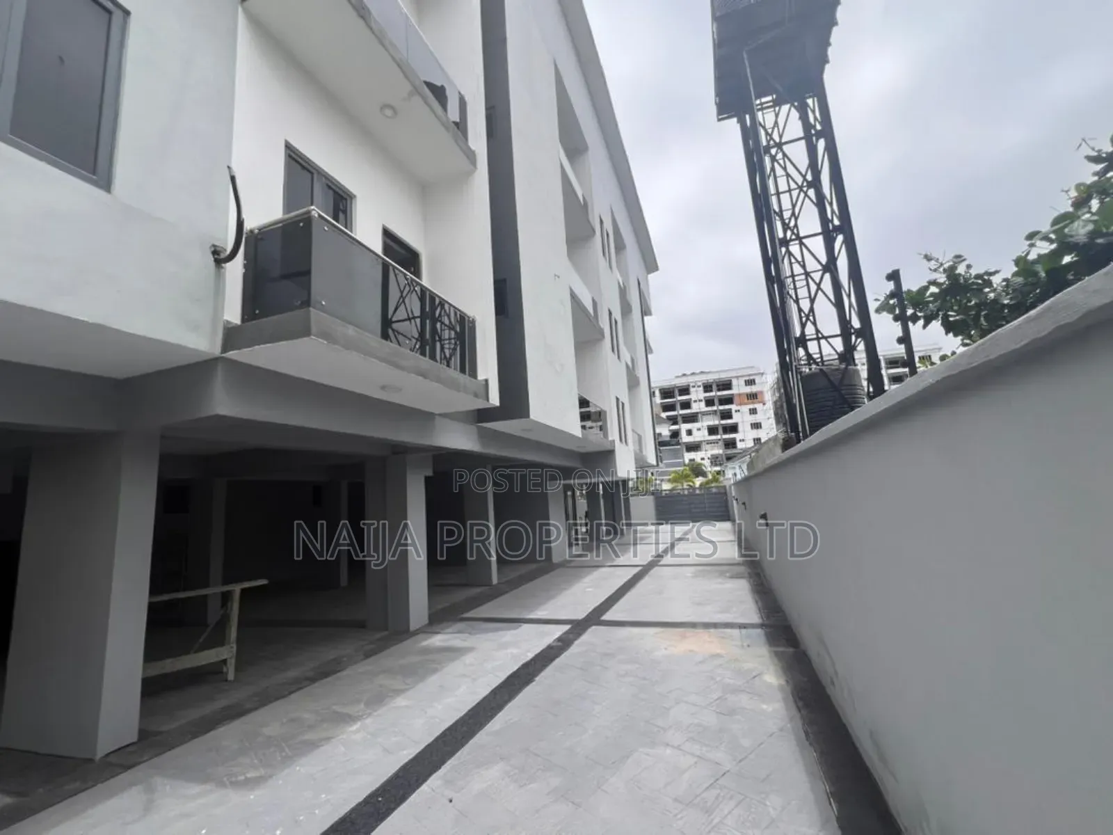 3bdrm Block of Flats in Freedom Way, Lekki Phase 1 for sale in Lekki Phase 1