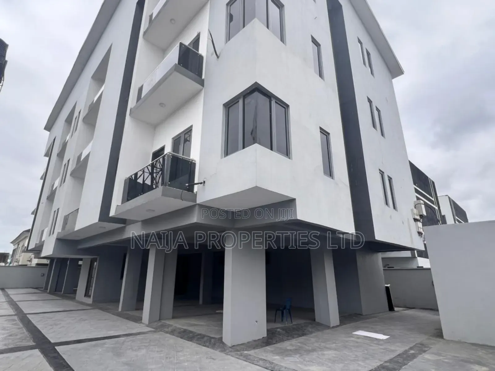 3bdrm Block of Flats in Freedom Way, Lekki Phase 1 for sale in Lekki Phase 1