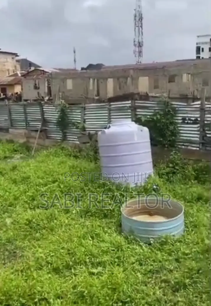 500sqm Land With Land Certificate at Onike Yaba Suitable 4 Residential in Onike