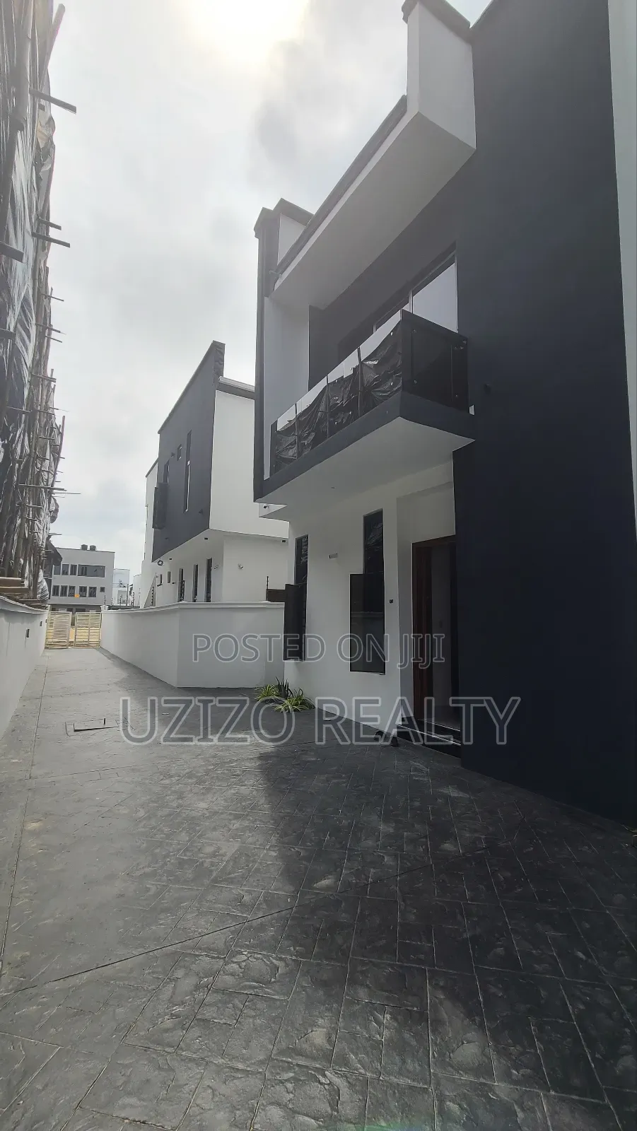 Furnished 4bdrm Duplex in Chevron for sale in Chevron