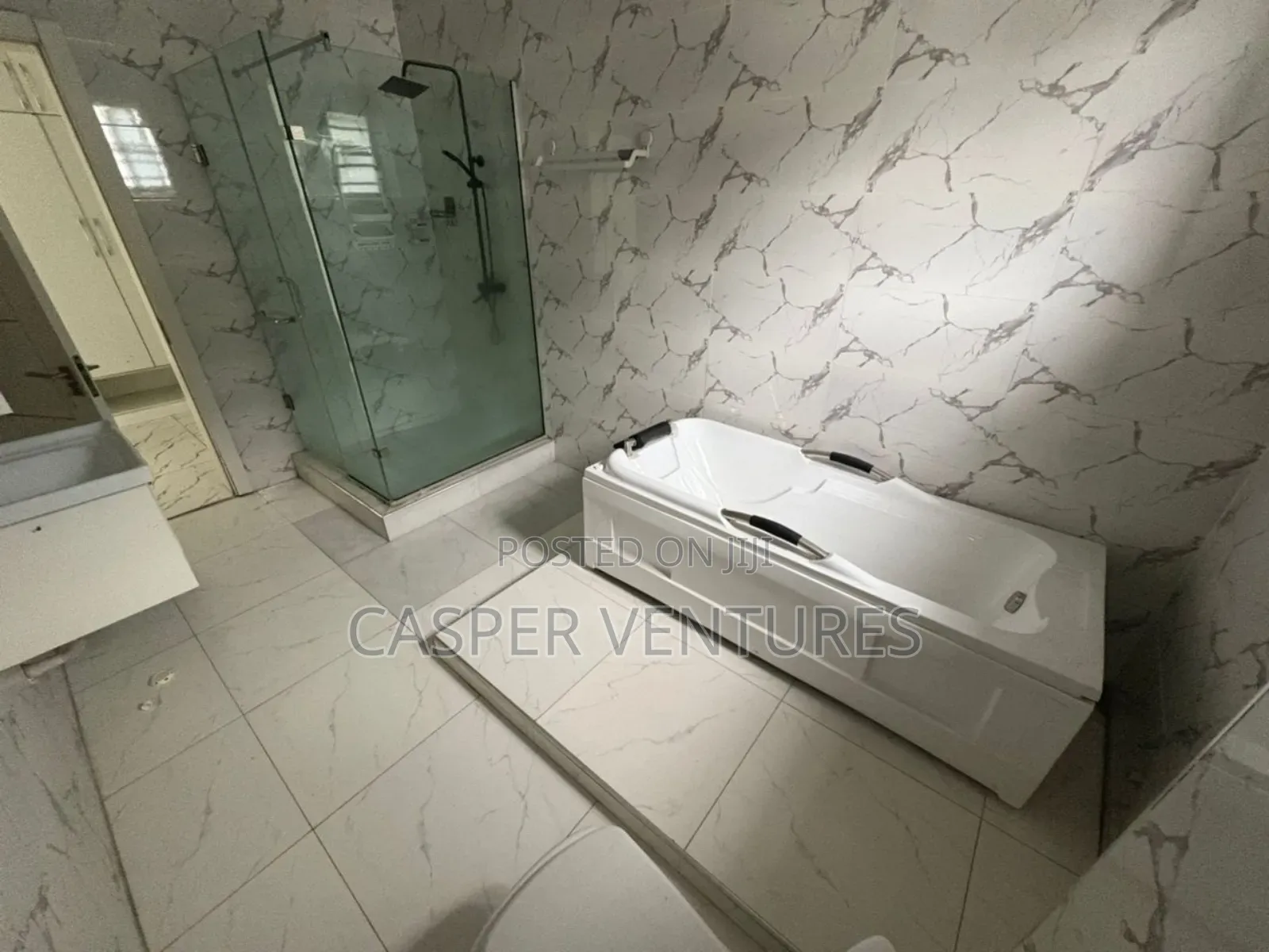 4bdrm Duplex in Bera, Chevron for sale in Chevron