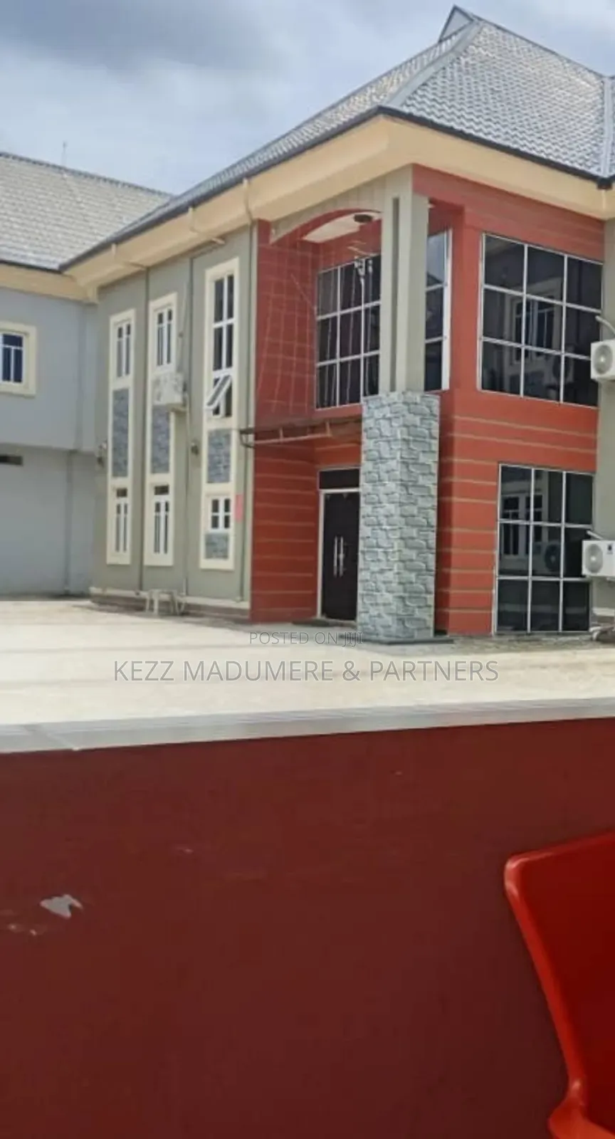 To Let / Lease : Functional 17 Rooms Hotel in Port Harcourt in Port-Harcourt