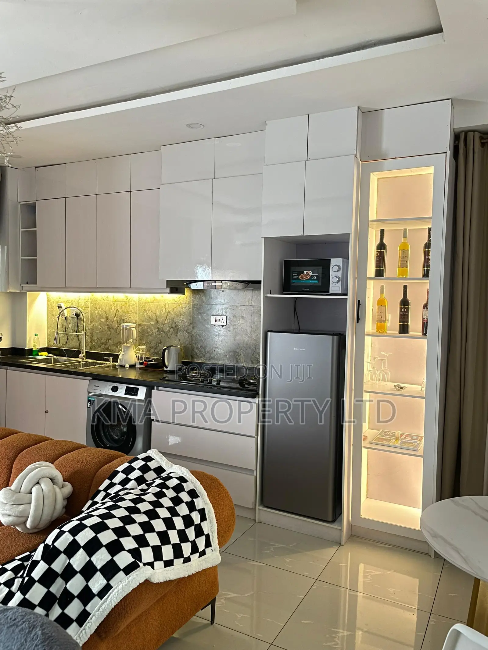 Luxurious 1 Bedroom Apartment With Ps4 and Swimming Pool in Ikate