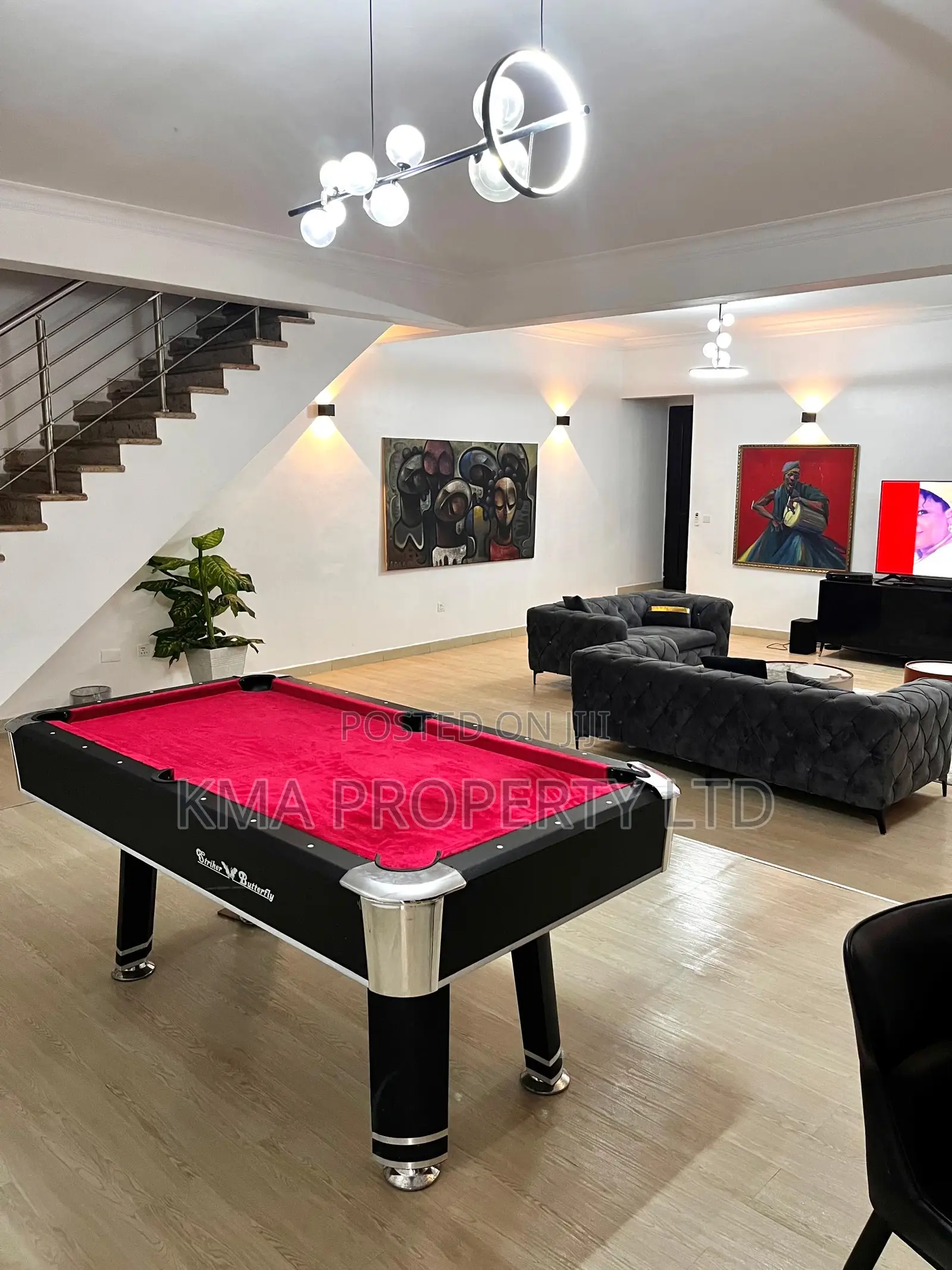 Luxurious 4 Bedrooms Self Compound With Snooker Board in Lekki Phase 1