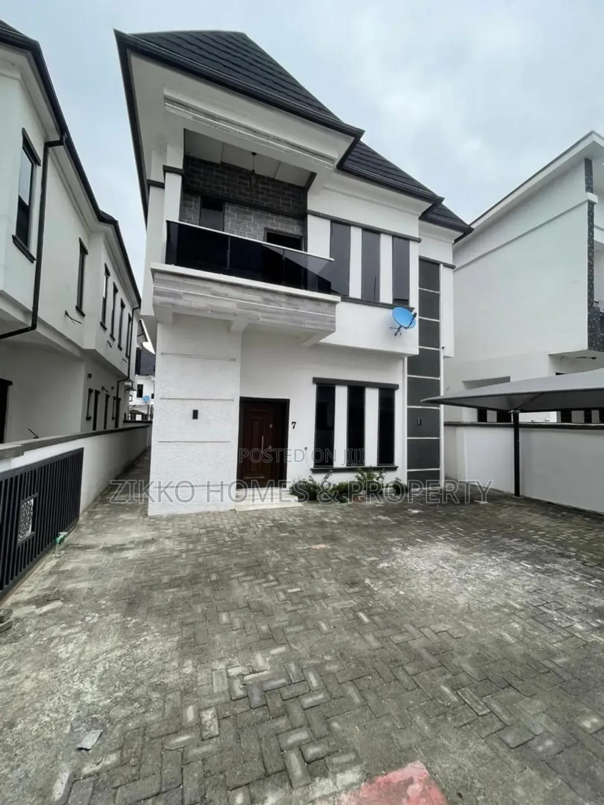 4bdrm Duplex in Orchid Road, Lekki for sale in Lekki
