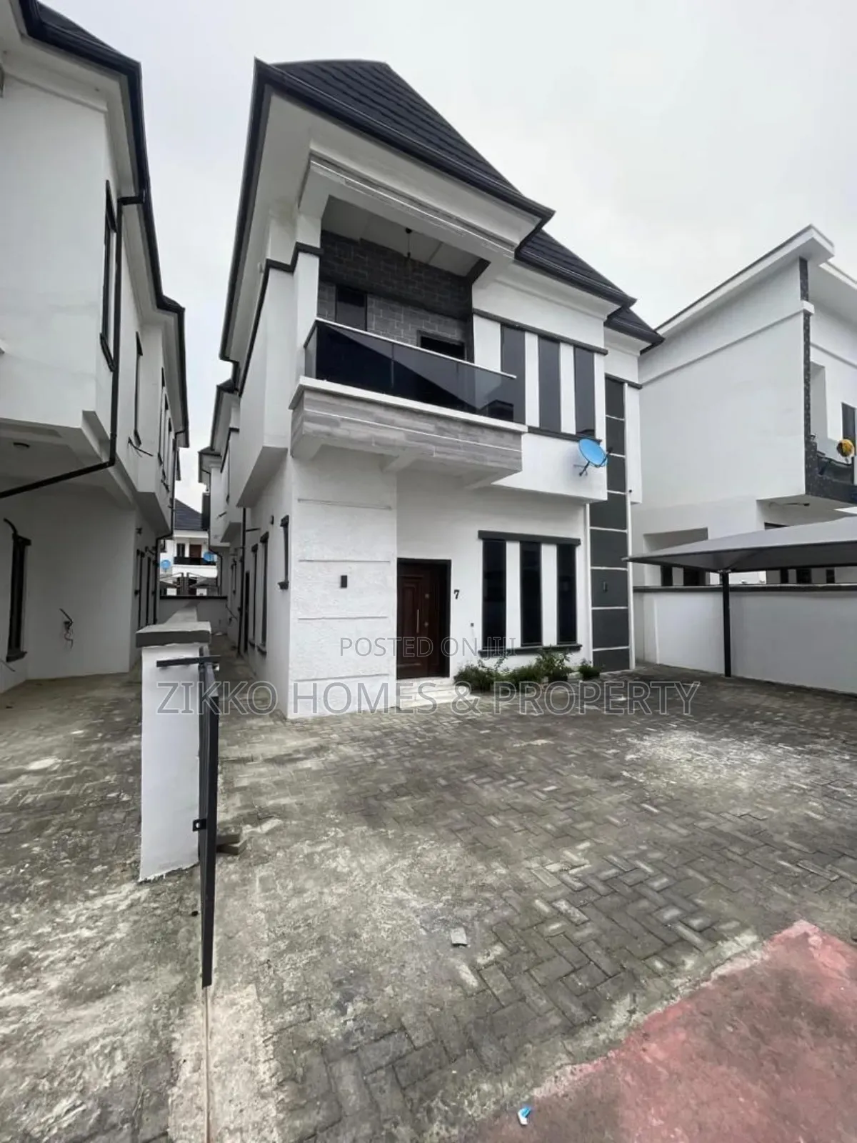 4bdrm Duplex in Orchid Road, Lekki for sale in Lekki