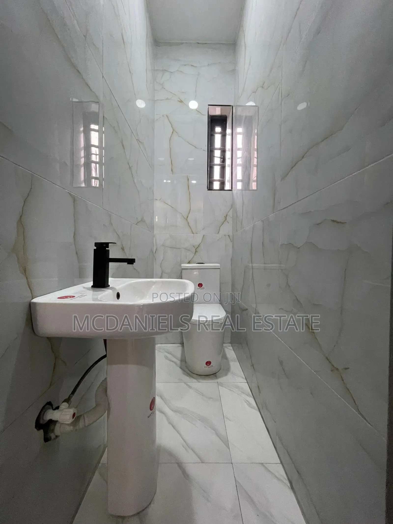 Furnished 4bdrm Townhouse/Terrace in Lekki Phase 1 for Sale in Lekki Phase 1
