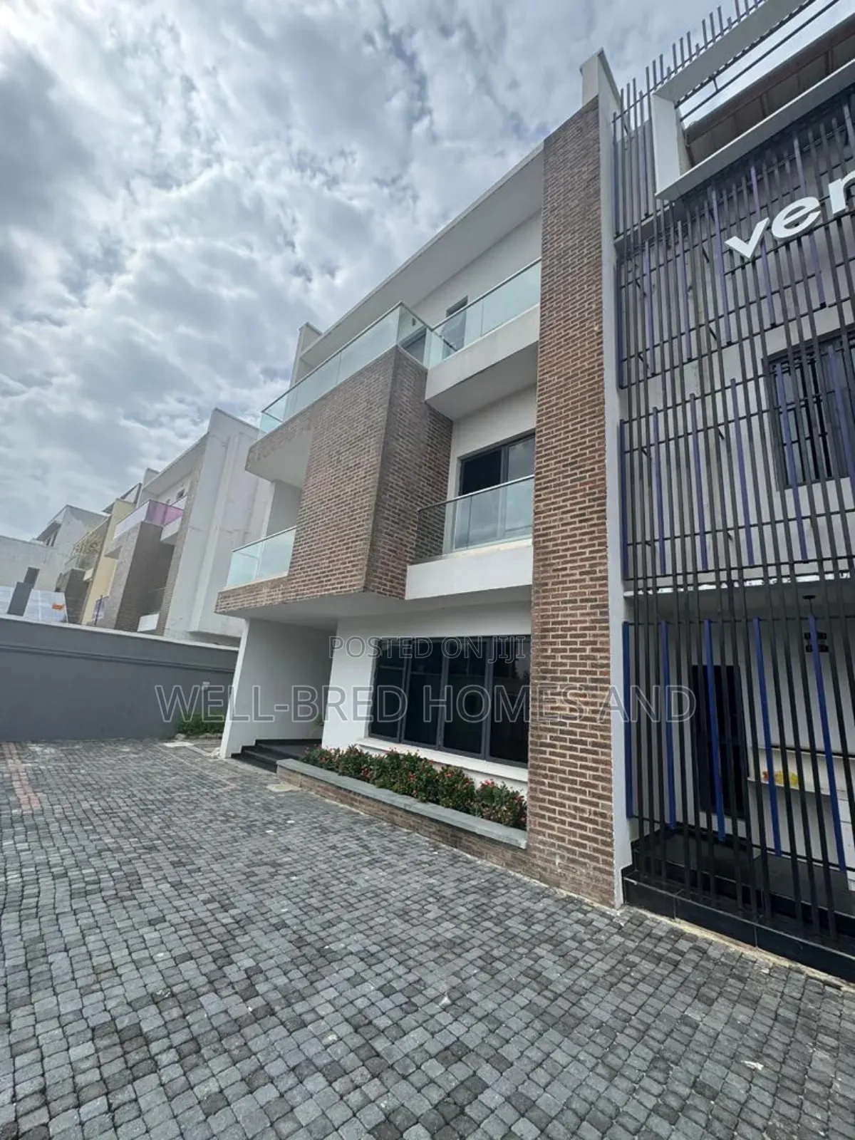 5bdrm Duplex in Lekki Phase 1 Lekki, for sale in Lekki Phase 1