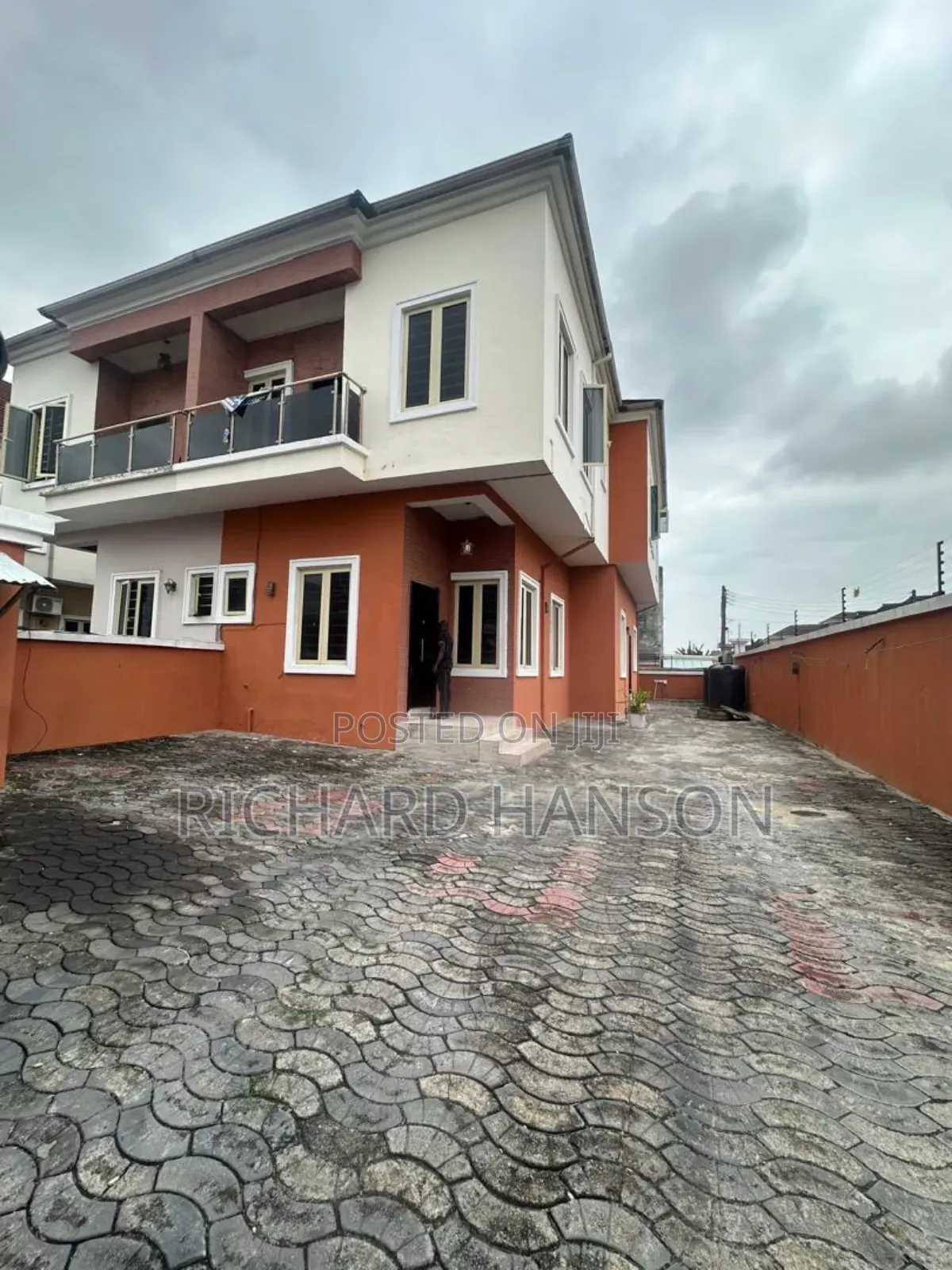 4bdrm Duplex in Inside Agungi for rent in Agungi