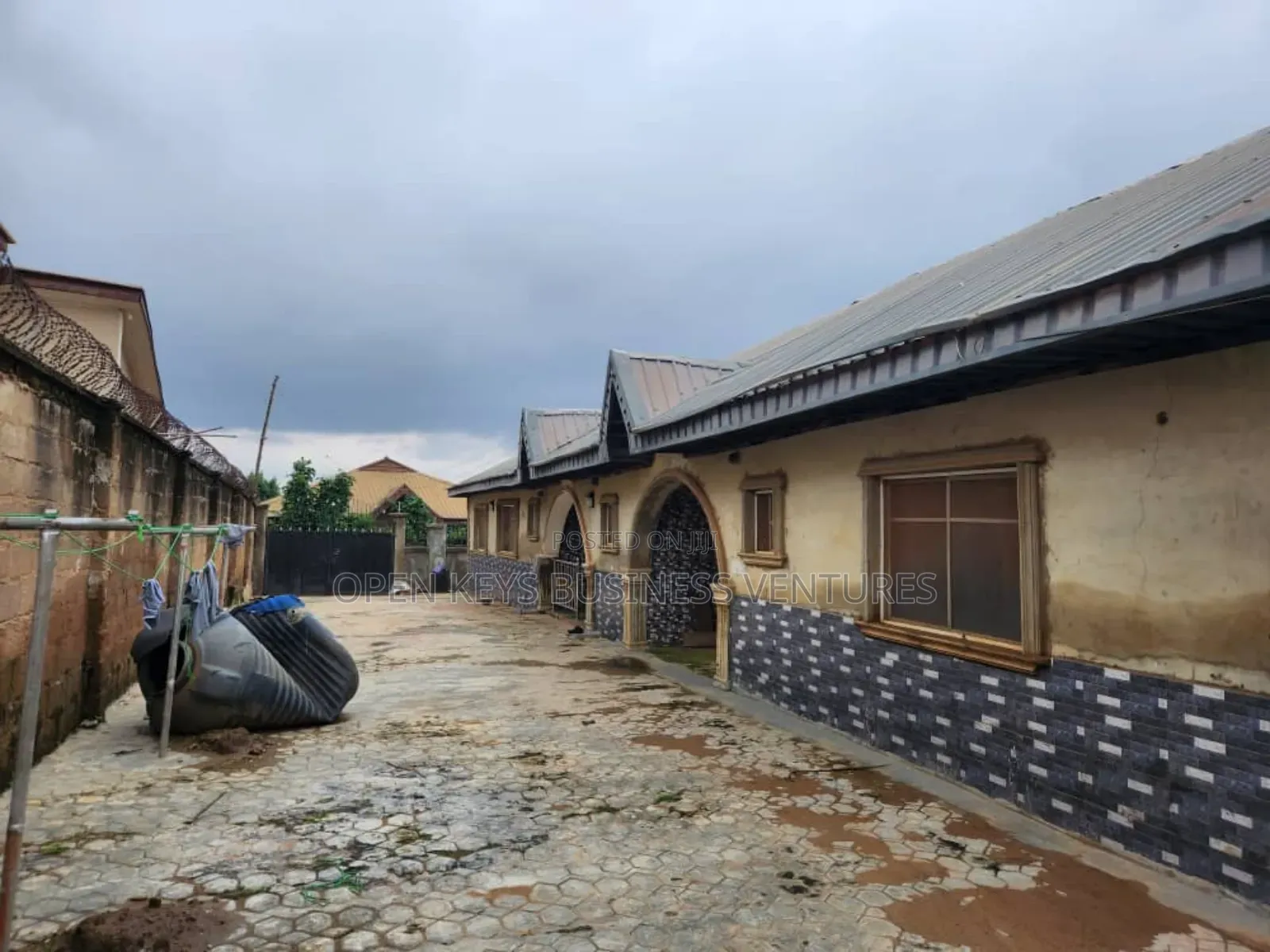 3bdrm Bungalow in Oluwo for sale in Oluwo