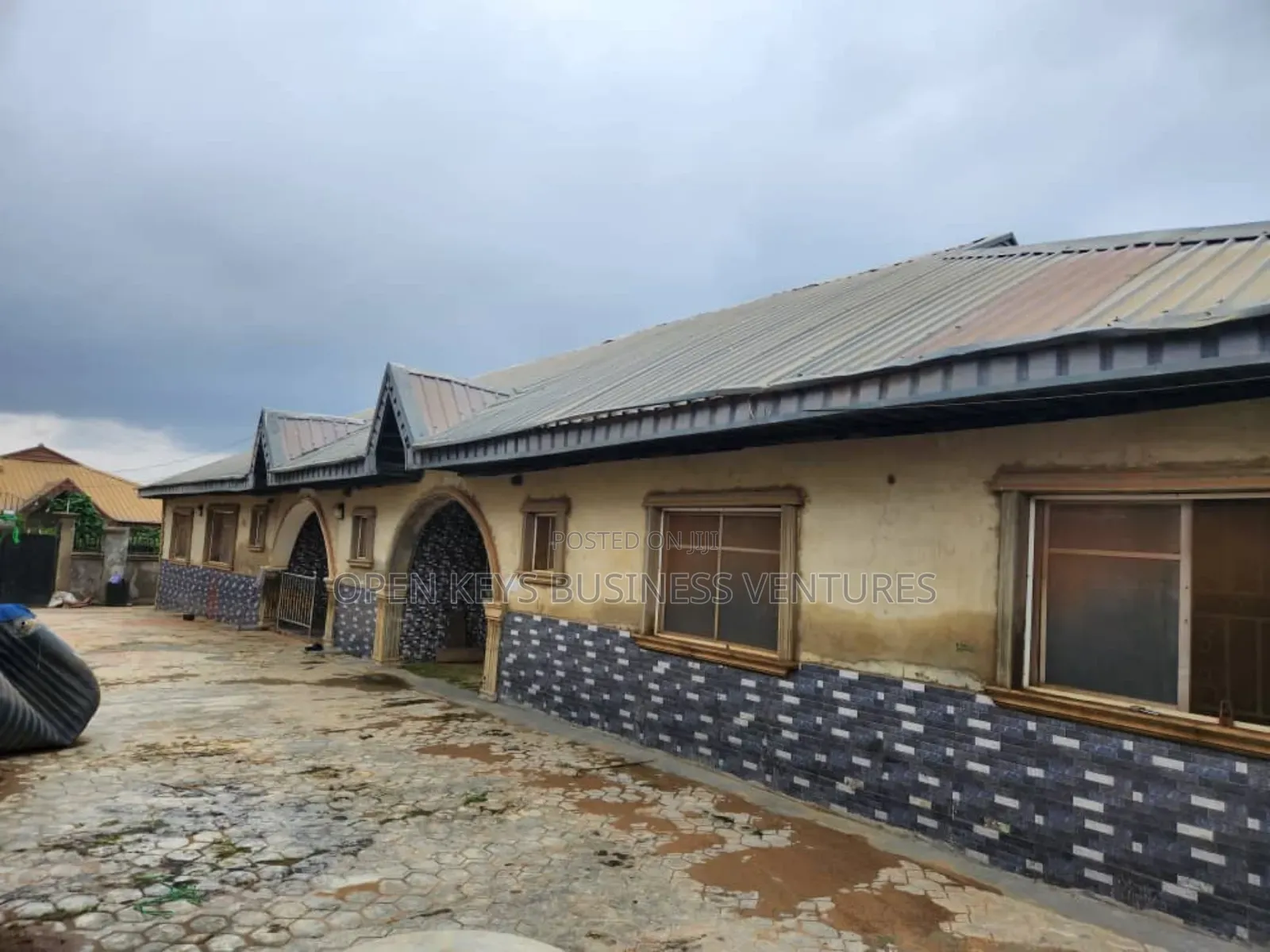 3bdrm Bungalow in Oluwo for sale in Oluwo