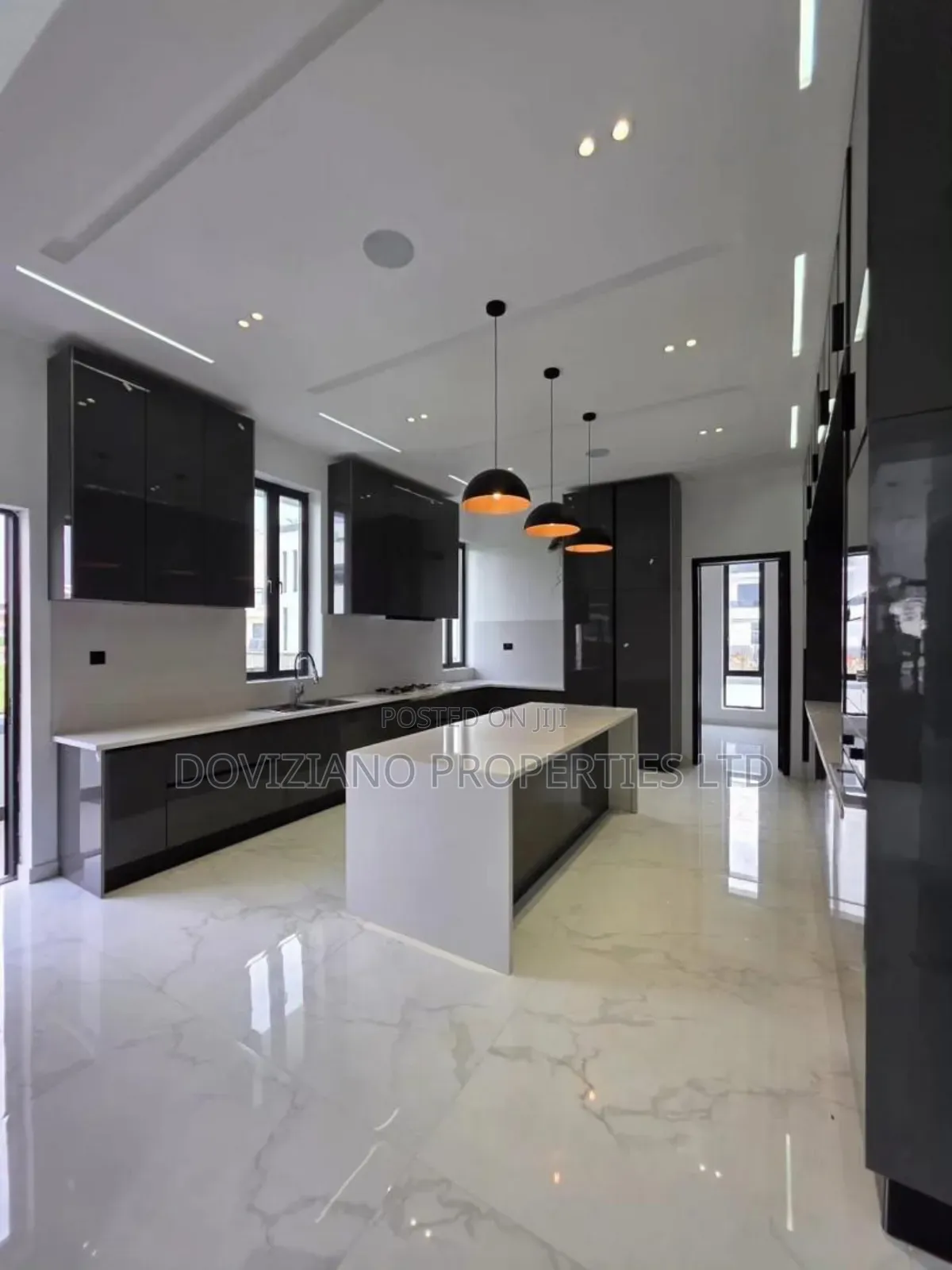 5bdrm Duplex in Osapa london for sale in Osapa london