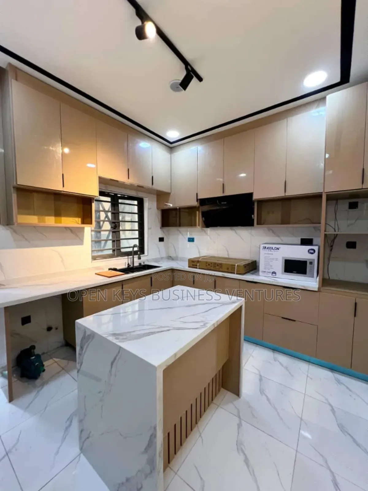 Furnished 4bdrm Duplex in Bera, Chevron for sale in Chevron