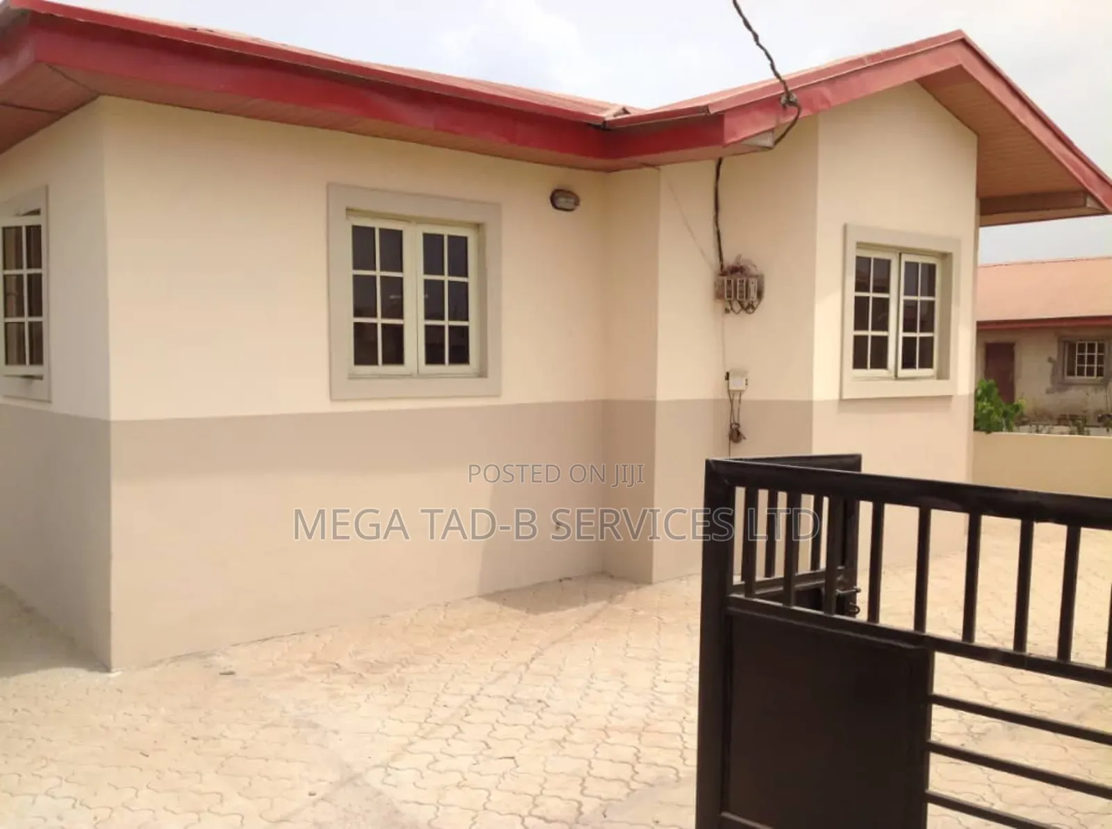 3bdrm Bungalow in Magboro Estate, Ojodu for sale in Ojodu