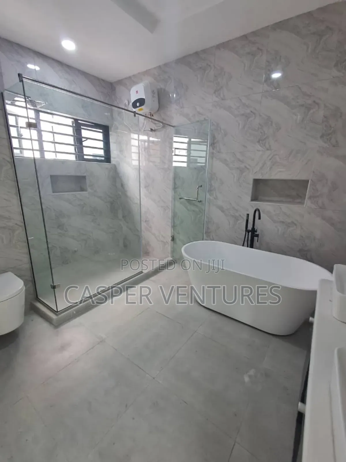 5bdrm Duplex in White, Ologolo for sale in Ologolo